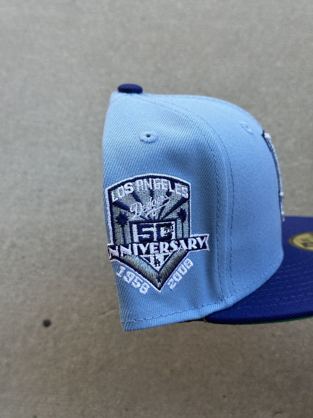 MLB × New Era Los Angeles Dodgers Two Tone Fitted Hat 7 1/4 LA Size ONE SIZE - 2 Thumbnail