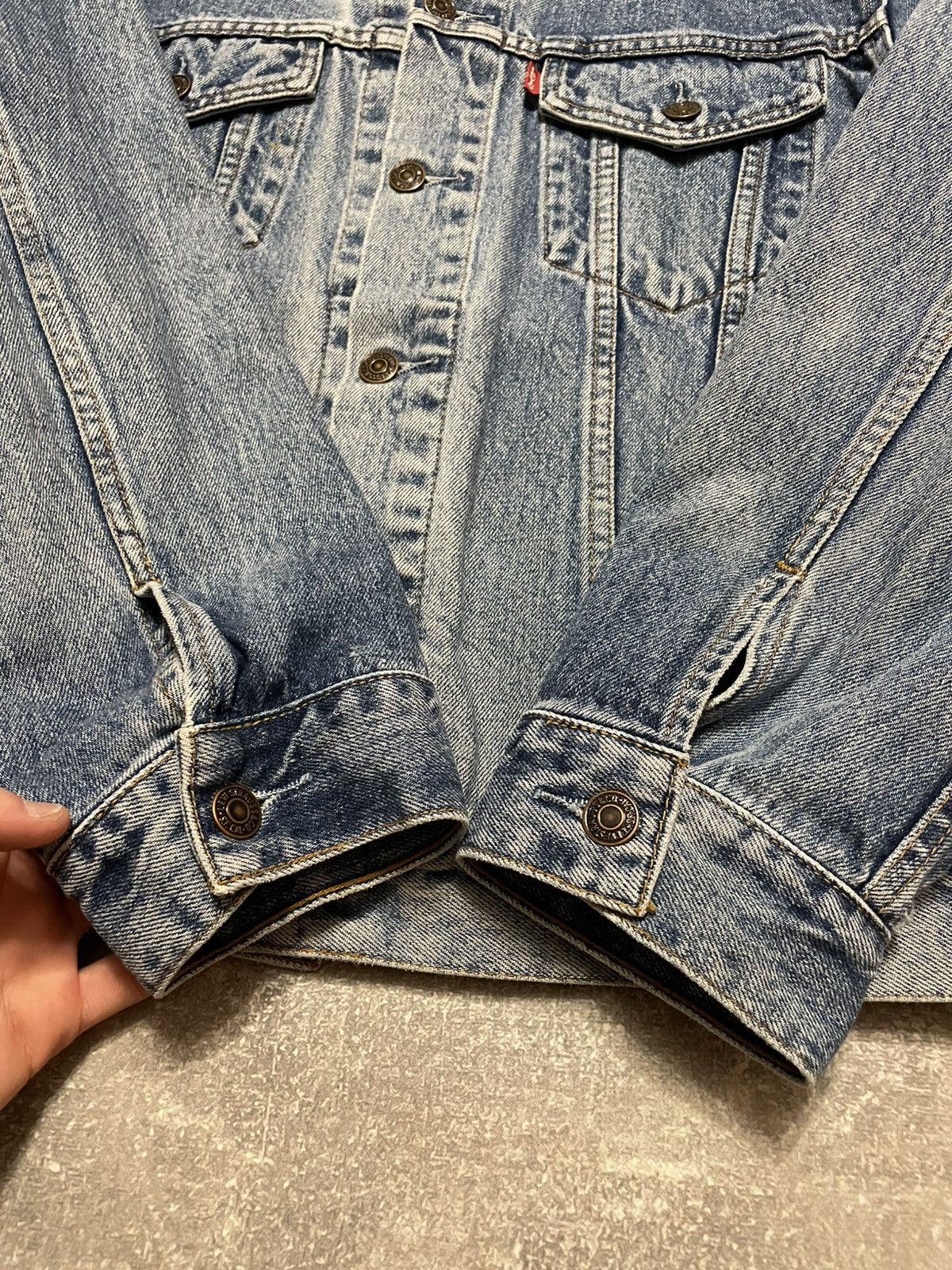 Levi's Vintage Levis Distressed Denim Jacket 90s Size L Men’s Size US L / EU 52-54 / 3 - 9 Thumbnail