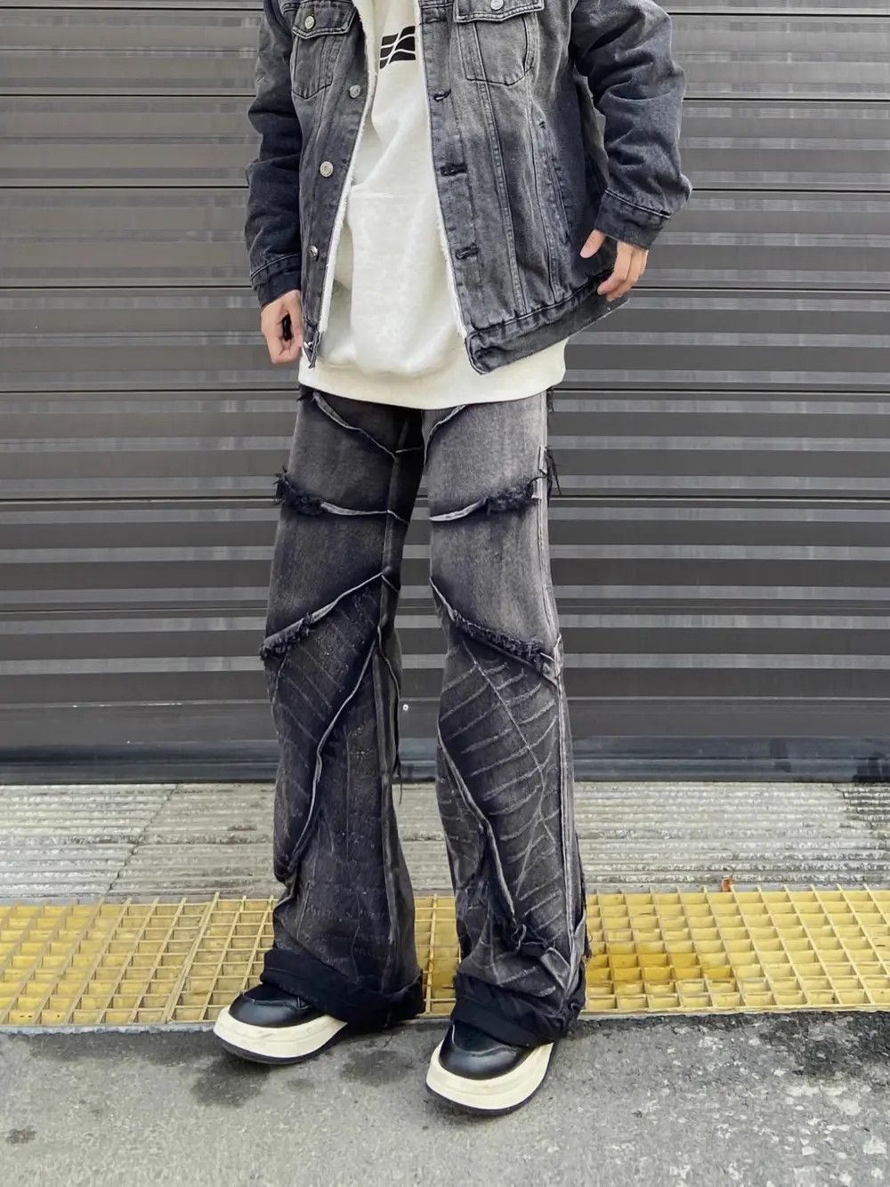 Japanese Brand × Vintage Hip Hop Loose Straight Floor Dragging Jeans Size US 32 / EU 48 - 2 Thumbnail