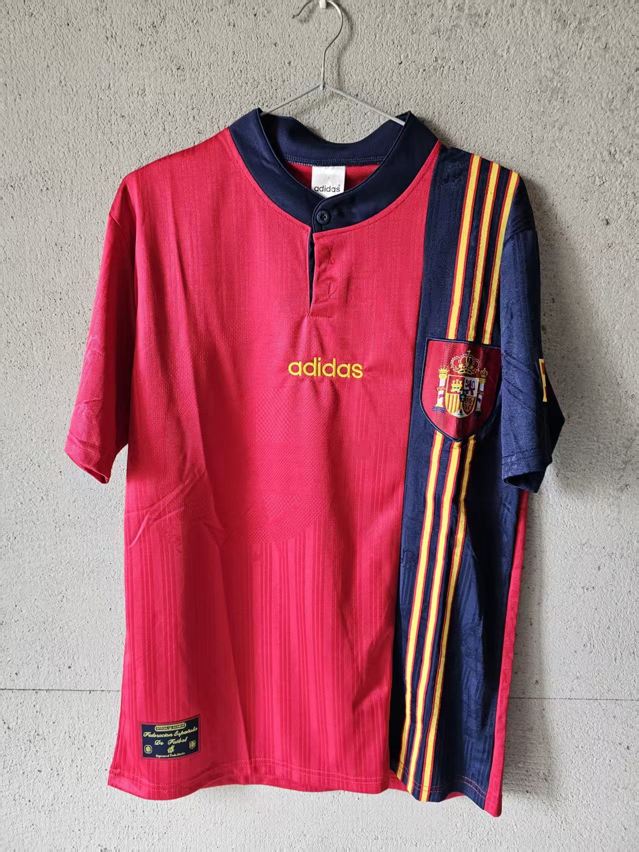 Other 1996 Spain Football Jersey Home Size US XL / EU 56 / 4 - 1 Thumbnail