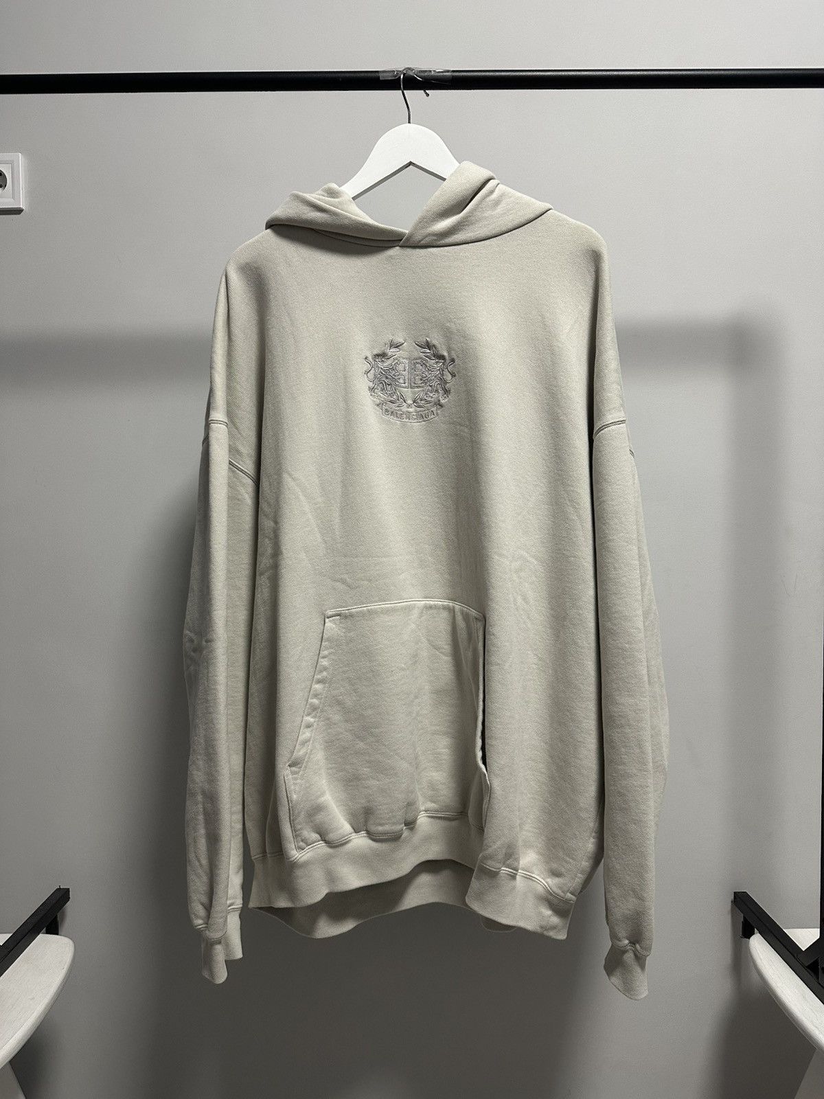 Balenciaga Balenciaga lion crest hoodie Size US XXS / EU 40 - 1 Thumbnail