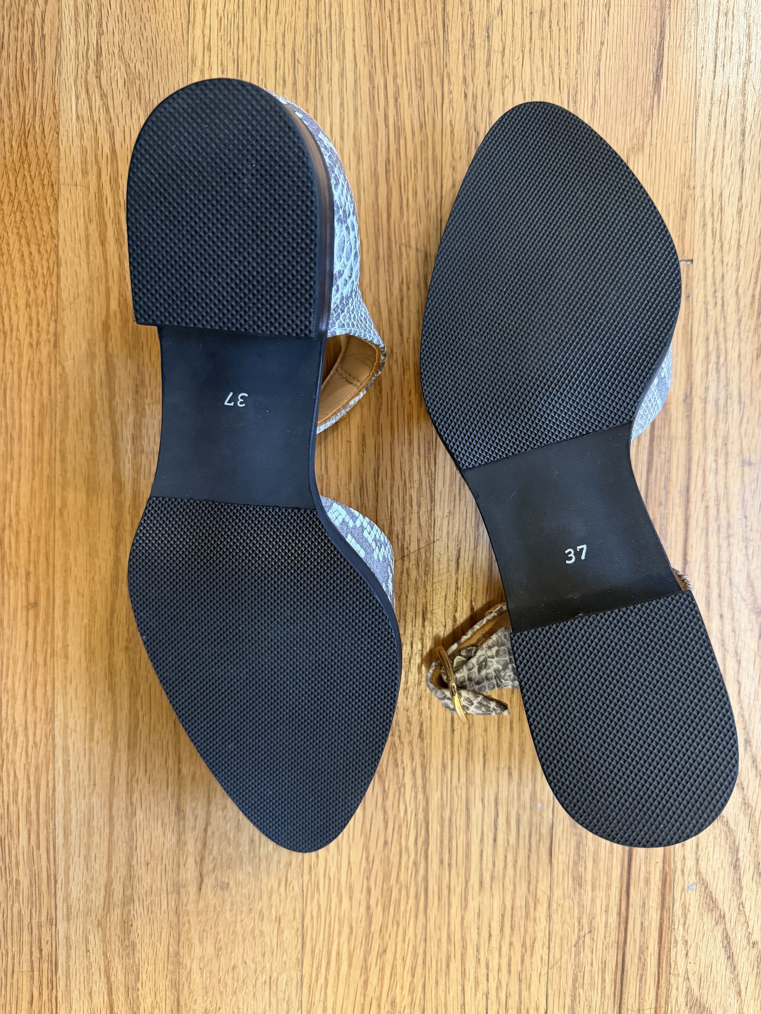 Nepenthes Rhodolirion (by Nepenthes + designer Yumi Sudo) Mary Janes Size US 7 / IT 37 - 4 Thumbnail