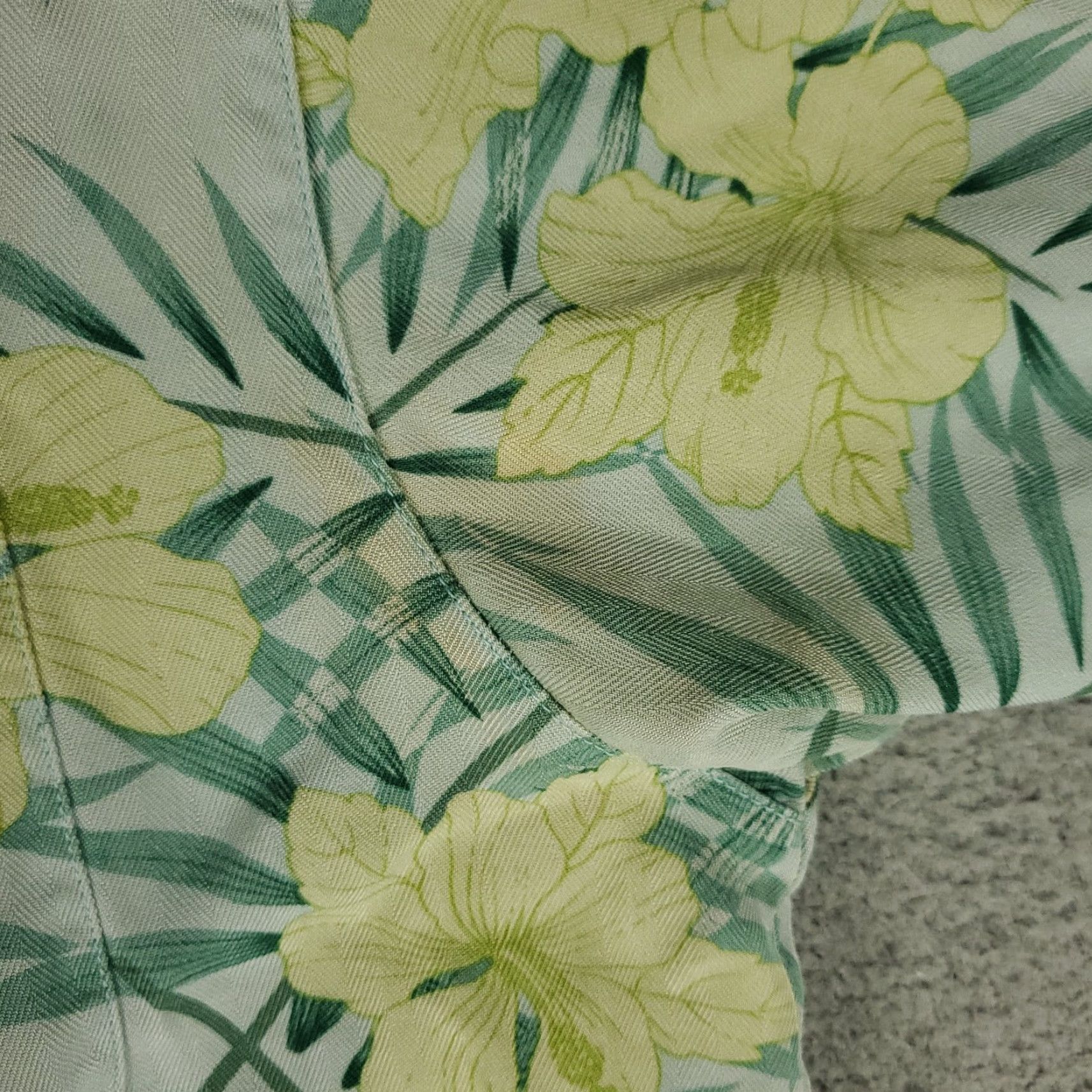 Tommy Bahama Tommy Bahama Shirt Mens Medium Green Floral Silk Hawaiian Button Up Short Sleeve Size US M / EU 48-50 / 2 - 3 Thumbnail