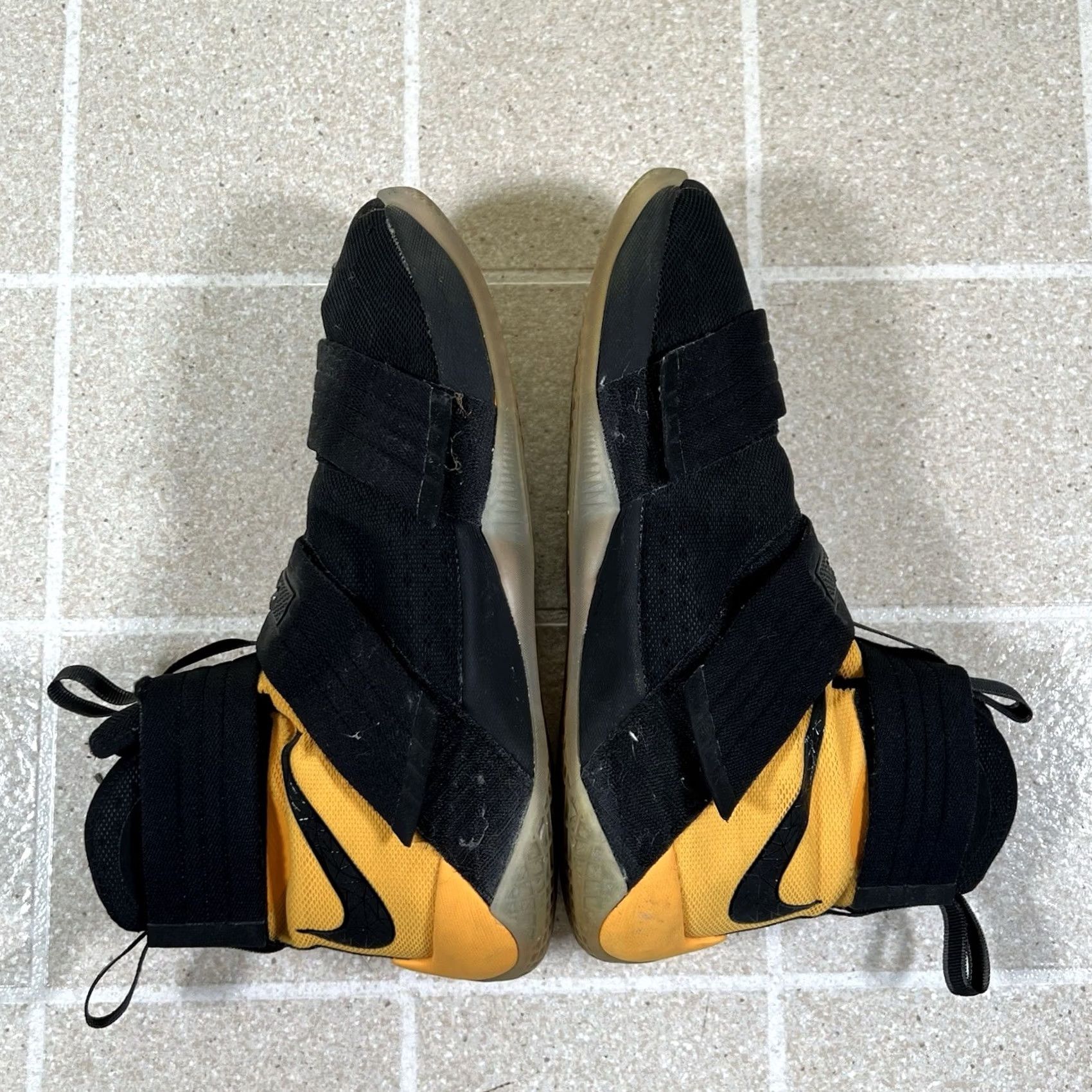 Nike LeBron Soldier 10 SFG Black University Gold Basketball Shoes 844378-007 14‎ Nike Mens Lebron Soldier 10 Sfg Black Black University Gold  main image 4