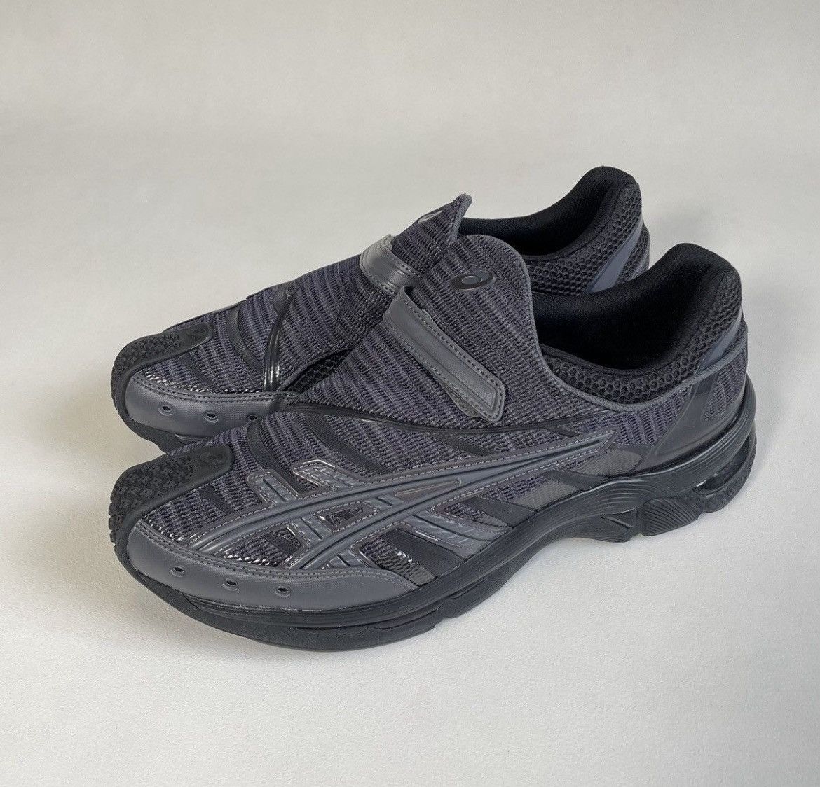 Asics × Kiko Kostadinov Gel Kiril II 2 ‘Graphite Grey’ Size US 11.5 / EU 44-45 - 2 Thumbnail