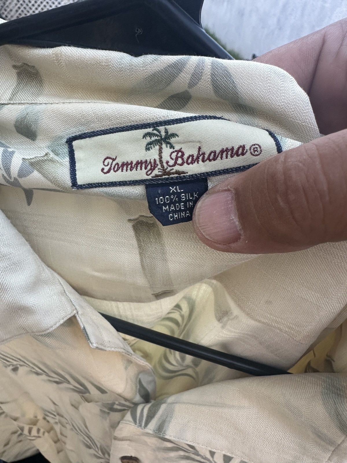Tommy Bahama PreOwned Tommy Bahama Beige Hawaiian Print Men's XL Size US XL / EU 56 / 4 - 4 Thumbnail