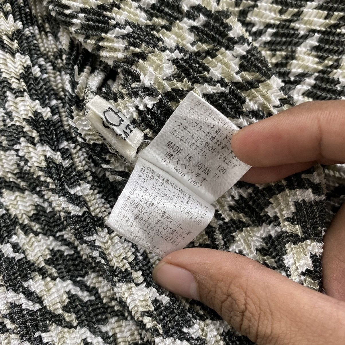 Issey Miyake Pleats Please Issey Miyake Specchio Houndstooth Cardigans Size XS / US 0-2 / IT 36-38 - 9 Thumbnail