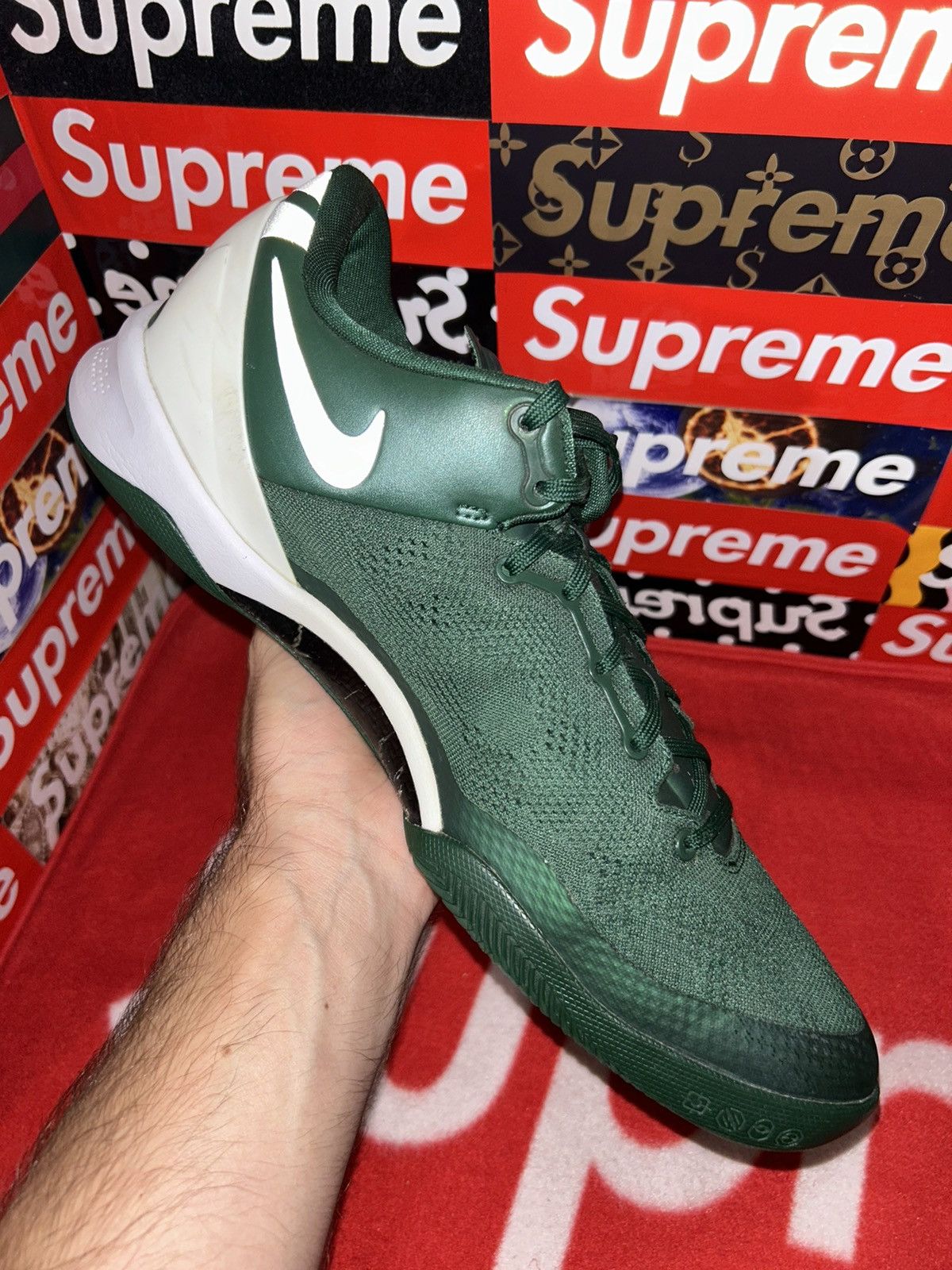 Nike Nike Kobe 8 System TB ‘Gorge Green’ 599520-301 size 13 Size US 13 / EU 46 - 7 Thumbnail