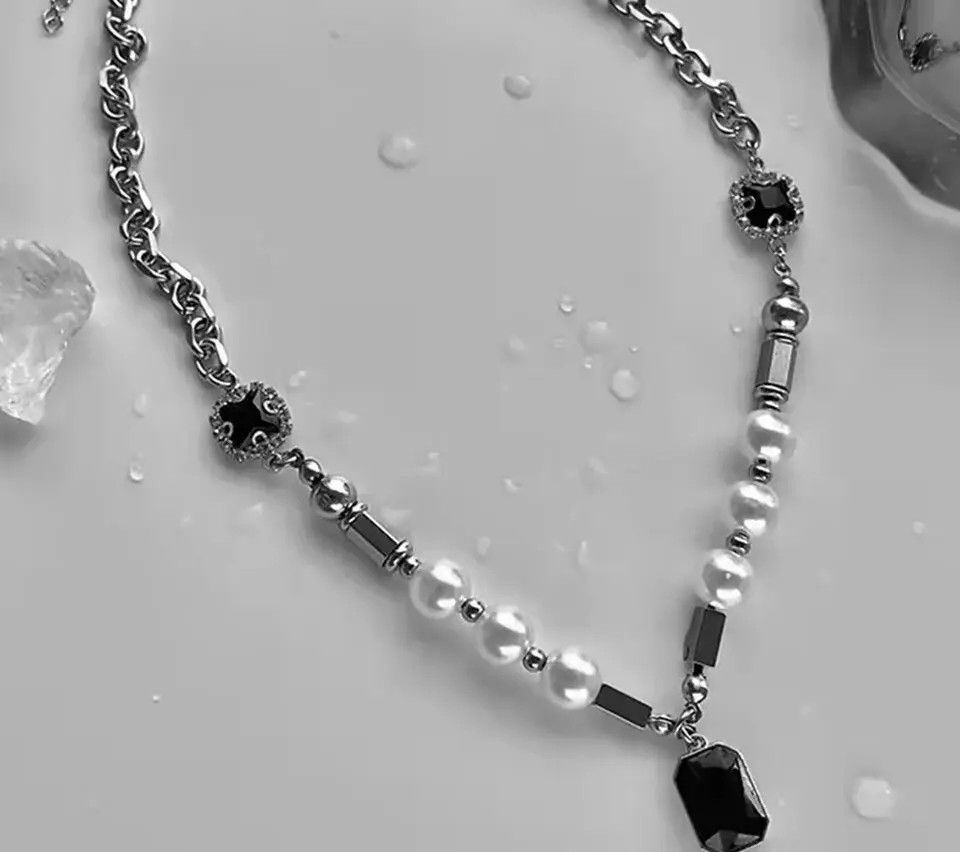 Other Black Rhinestone Pendant Pearl Necklace Size ONE SIZE - 2 Thumbnail