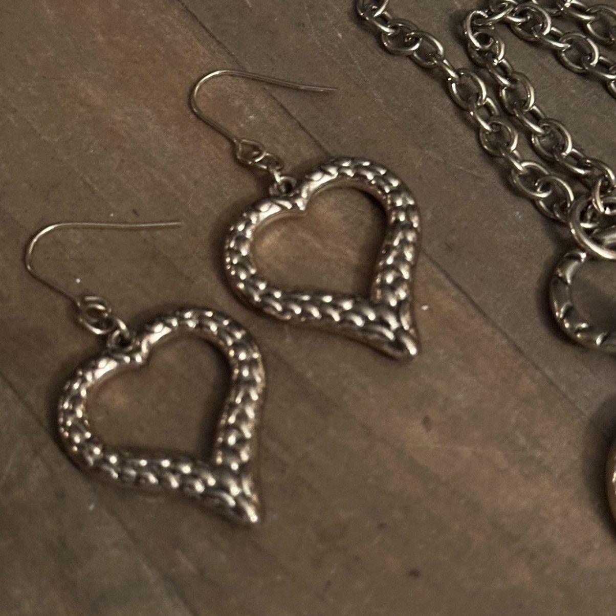 Other Long gold tone dangling heart tassel necklace and earrings Size ONE SIZE - 5 Thumbnail