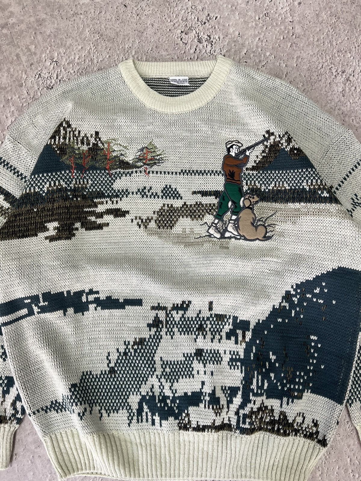 Homespun Knitwear RAPIDO SPIRIT Intarsia palace motive graphic wool sweater Size US S / EU 44-46 / 1 - 3 Thumbnail