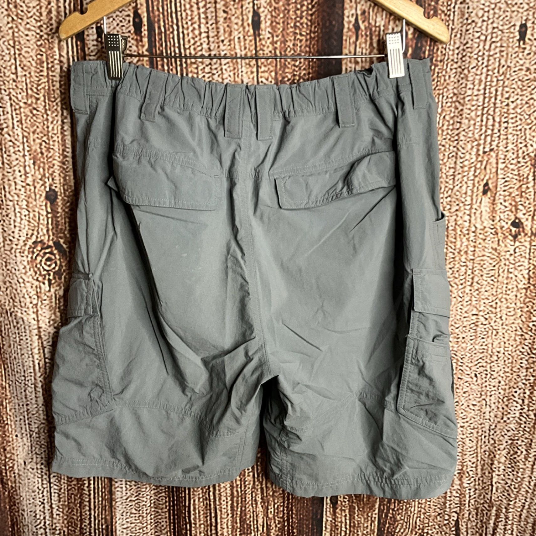 Vintage REI Cargo Shorts Size Large Gray Lightweight Nylon Hiking Regular Men Cargo Shorts L Gray Nylon REI Men's Size US 33 - 3 Thumbnail