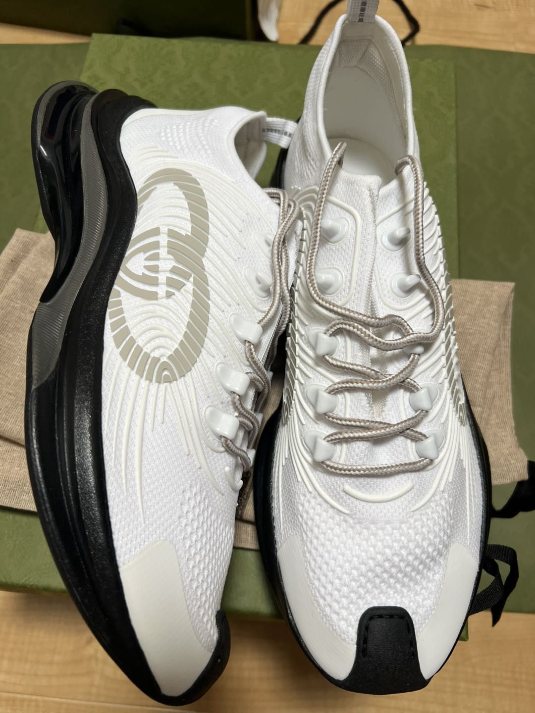 Gucci Gucci Run White Black Size US 13 / EU 46 - 7 Thumbnail