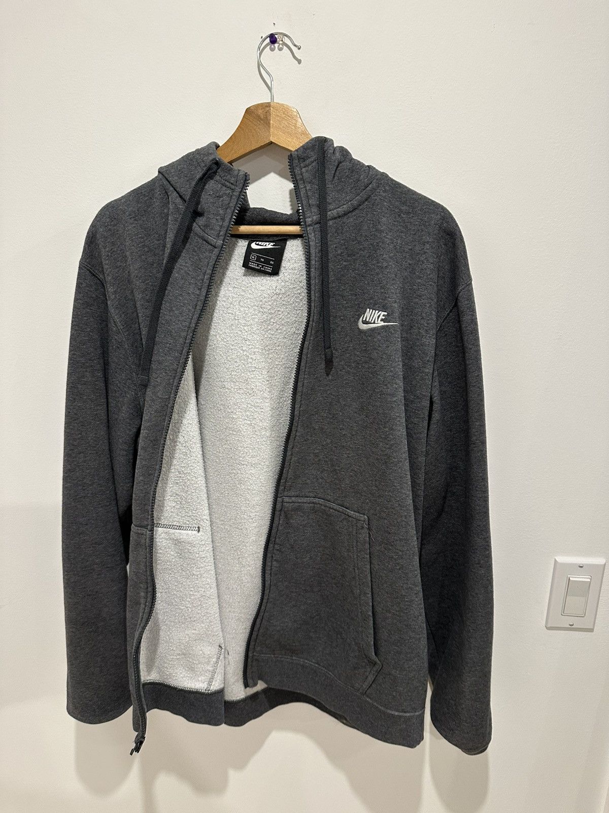 Nike Grey nike logo hoodie Size US XL / EU 56 / 4 - 3 Thumbnail