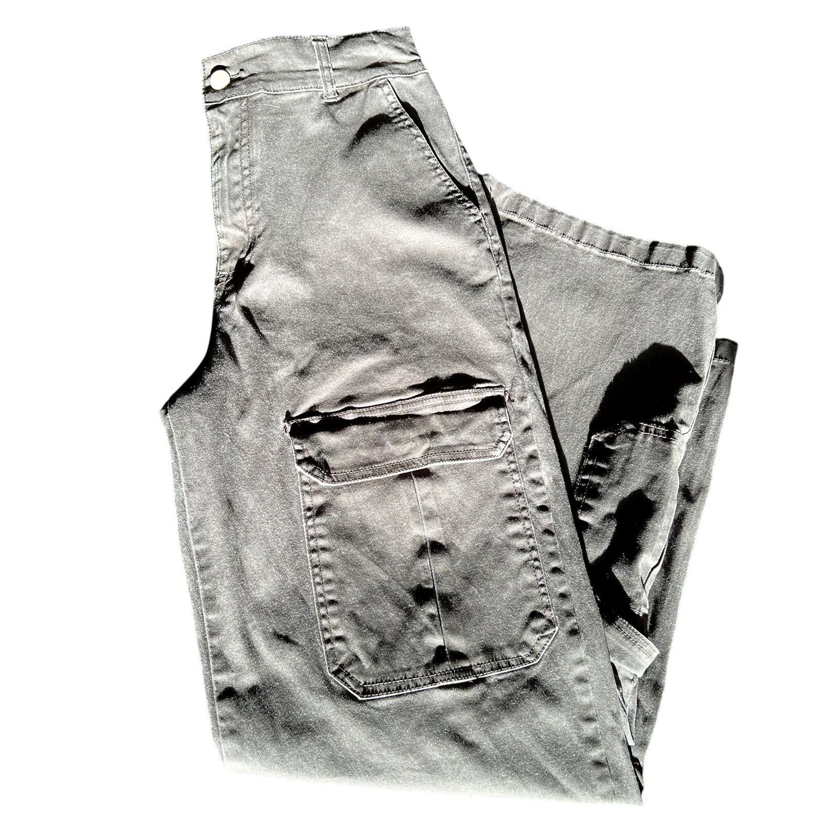 Forever 21 Dusty Black Wide Leg Cargos Size 28" / US 6 / IT 42 - 1 Thumbnail