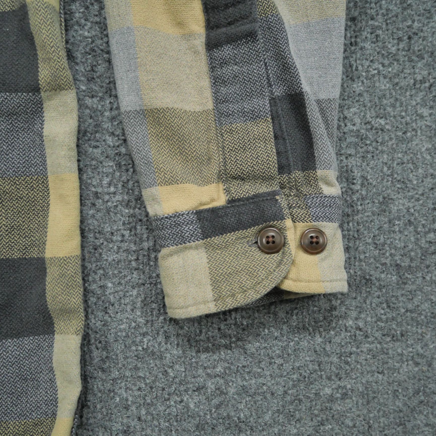 Vintage VINTAGE St. John's Bay Button-Up Shirt Plaid LT Large Tall Mens Yellow Gray Long Sleeve Grunge 90s Workwear Casual Pockets Size US L / EU 52-54 / 3 - 2 Thumbnail