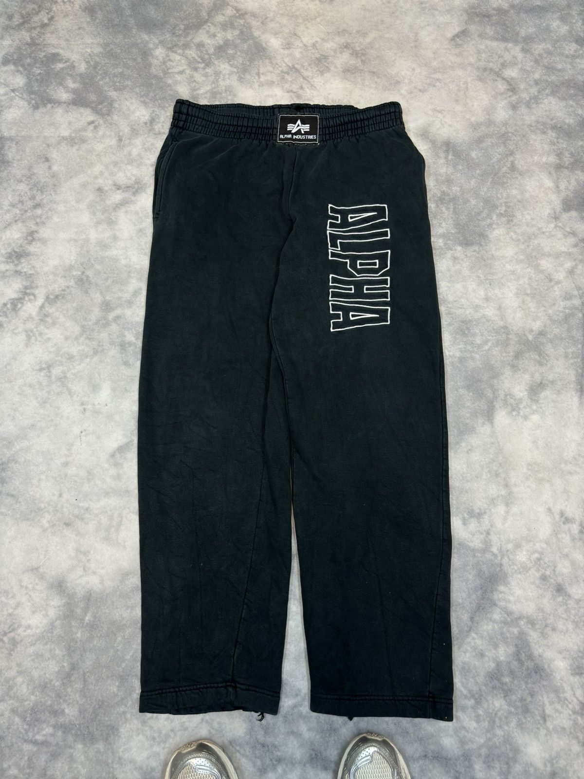 Alpha Industries × Vintage Alpha Industries 90s 00s Sweatpants Boxy Baggy Streetwear m Size US 34 / EU 50 - 1 Thumbnail