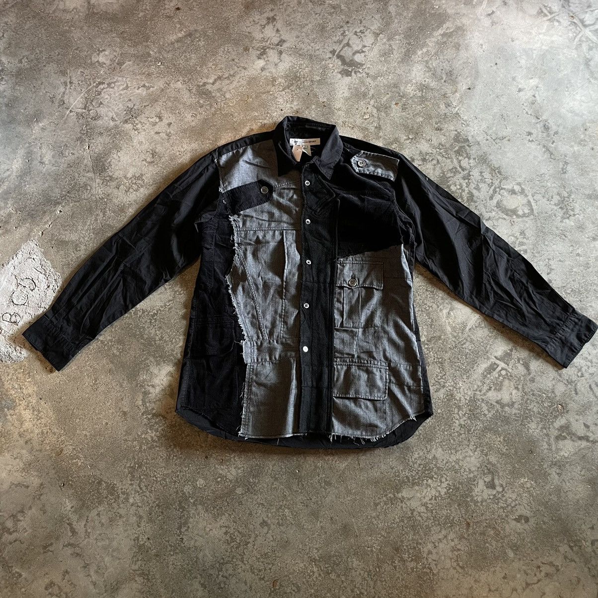 Comme des Garcons Comme Des Garcons Reconstruction Design Button Ups Size US S / EU 44-46 / 1 - 1 Thumbnail