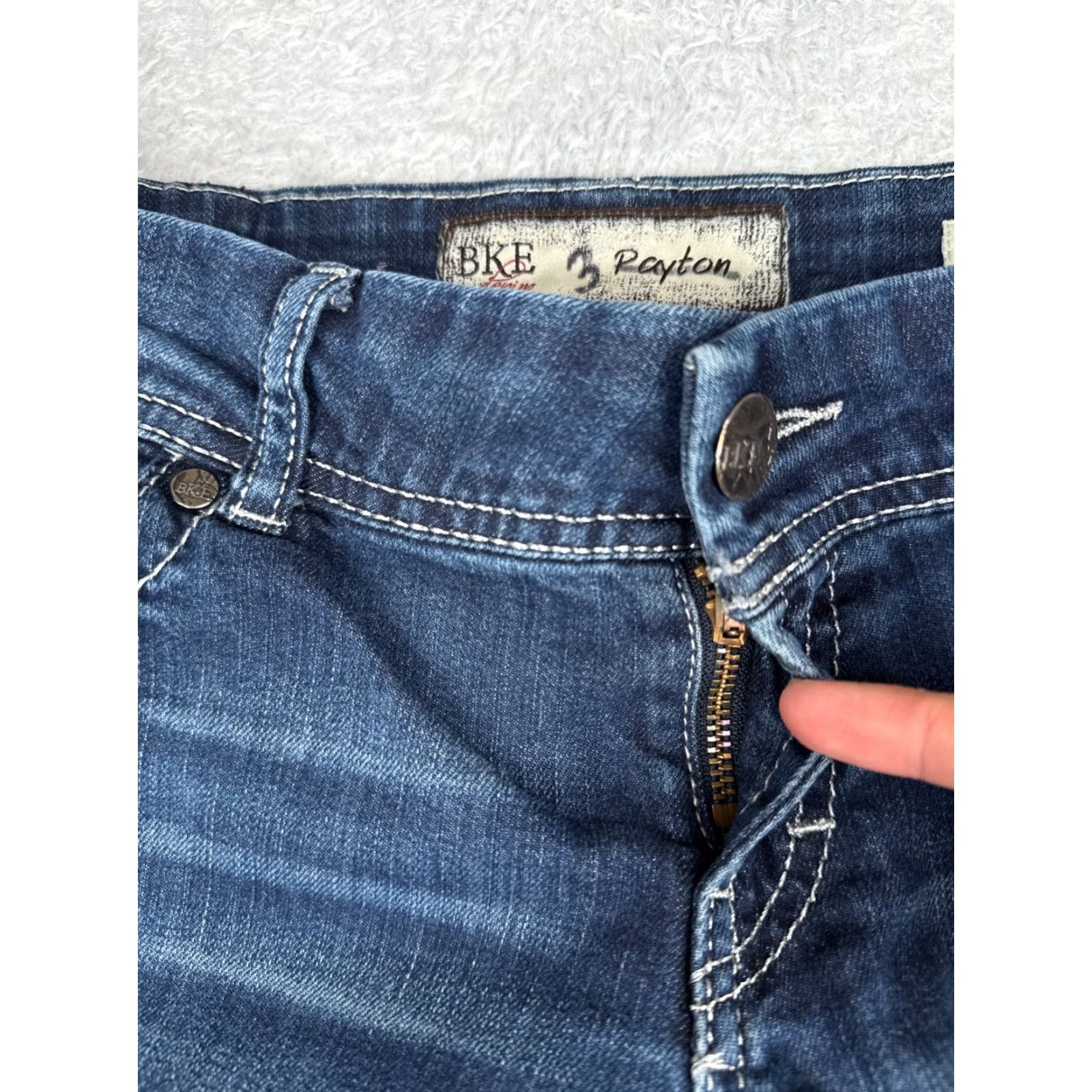 Vintage Vintage Buckle BKE Women's Bootcut Jeans 28 Blue Denim Cotton Embroidered Zipper Inseam 31 in Size 28" / US 6 / IT 42 - 5 Thumbnail
