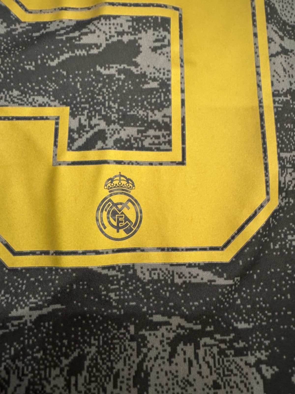Adidas REAL MADRID ADIDAS 2019-2020 #25 FOOTBALL JERSEY SZ 8 DW4430 Size US XL / EU 56 / 4 - 14 Thumbnail
