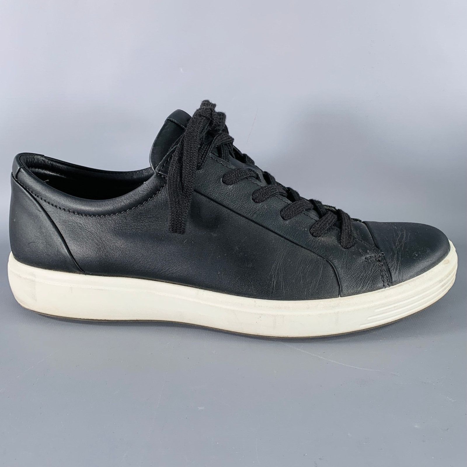 Ecco ECCO Size 9 Soft 7 Black White Leather Low Top Sneakers Size US 9 / EU 42 - 2 Thumbnail