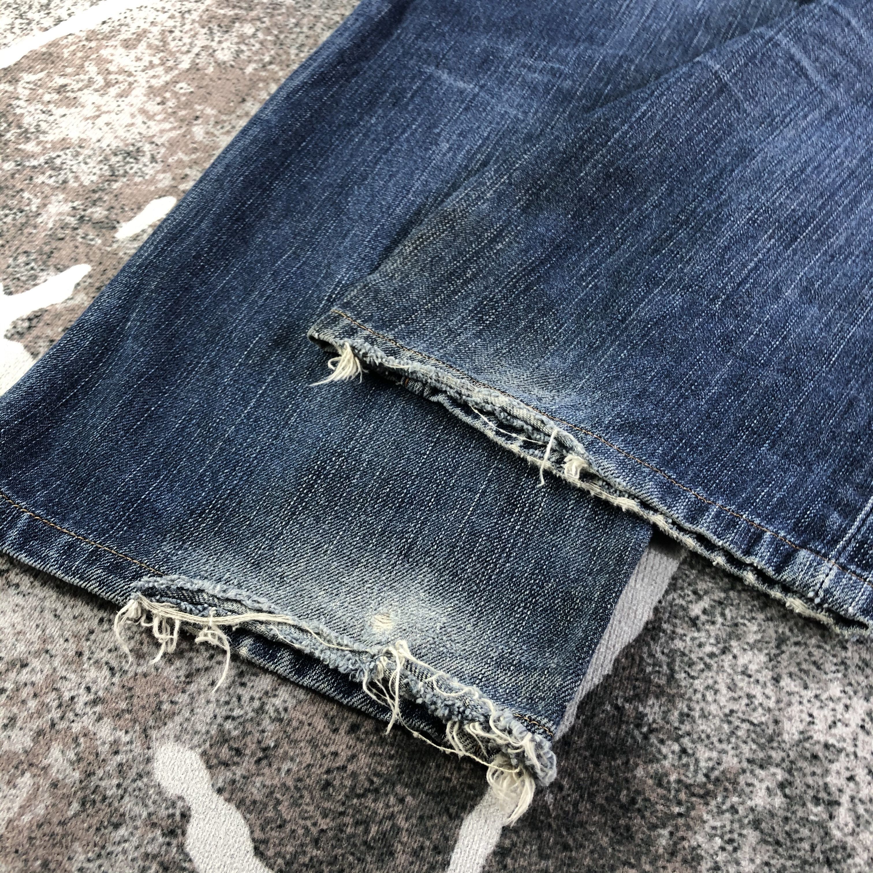 Levi's Vintage Levis Jeans 702 Faded Blue Denim KJ2491 Size US 31 - 6 Thumbnail