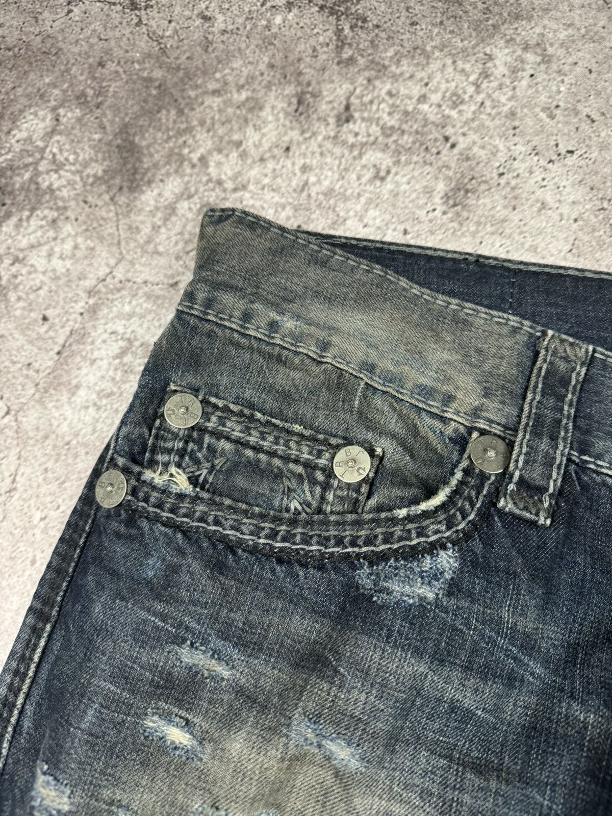 True Religion Crazy Vintage True Religion distressed baggy jeans Japanesse Size US 36 / EU 52 - 8 Thumbnail