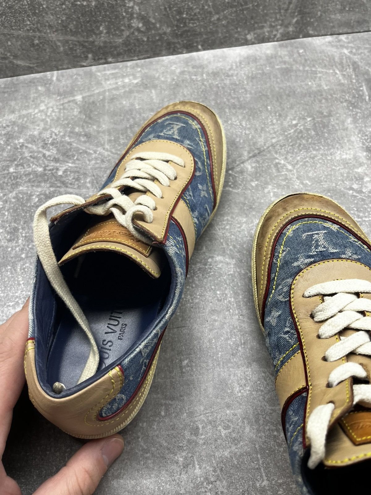 Louis Vuitton Louis Vuitton beige leather blue monogram denim sneakers Size US 6 / IT 36 - 18 Thumbnail