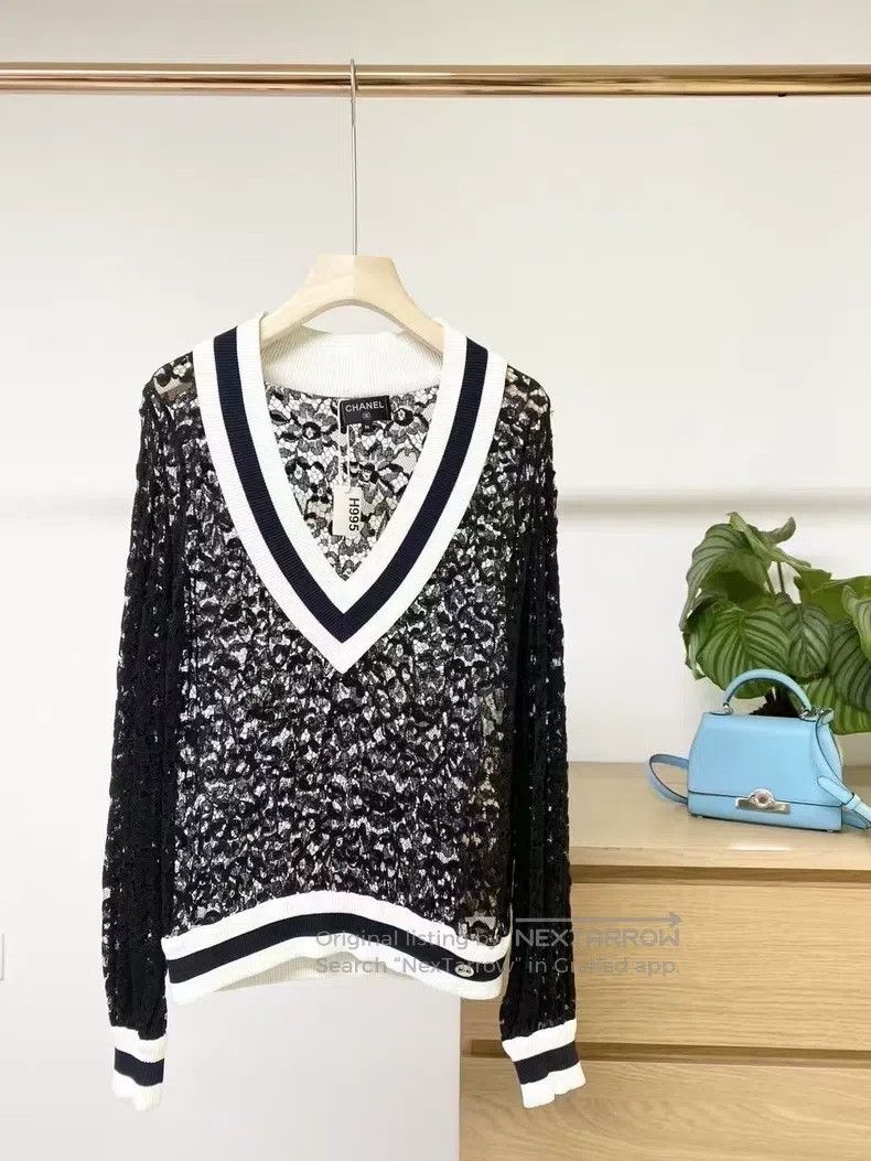 Chanel Chanel Black and white horizontal stripe V-neck lace flowe Size XS / US 0-2 / IT 36-38 - 1 Thumbnail