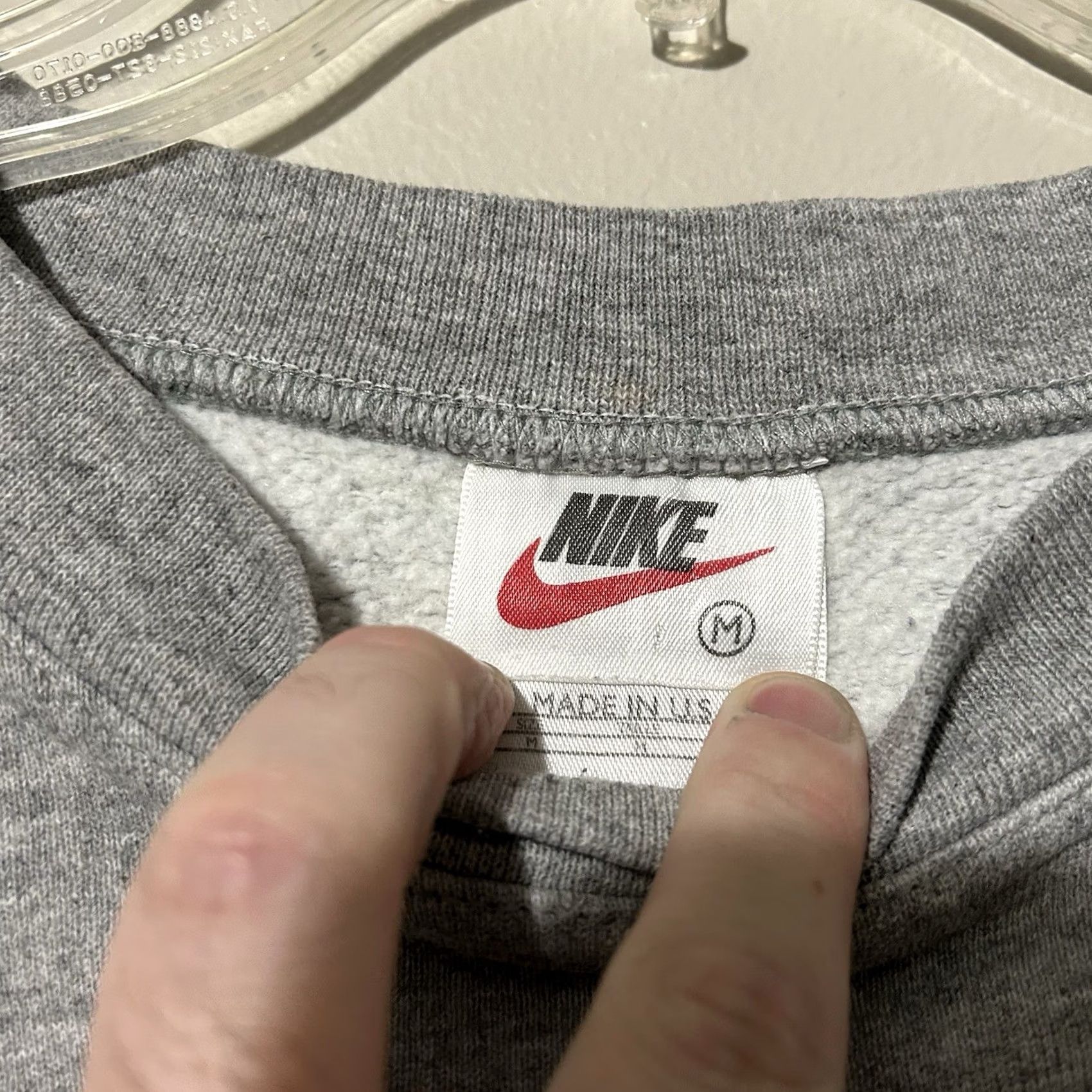 Nike VINTAGE Nike Sweatshirt Center Shield Crest Logo 90s Size M Gray Mens Size US M / EU 48-50 / 2 - 3 Thumbnail
