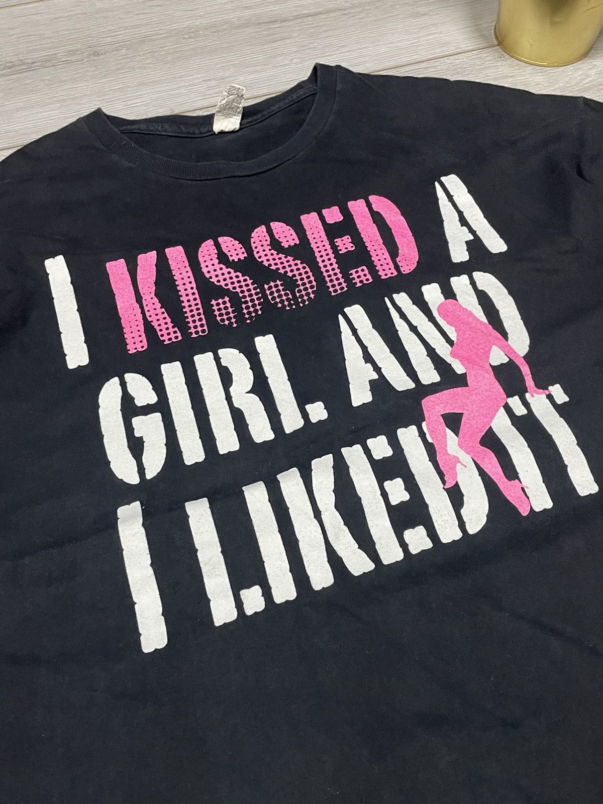 Vintage Katty Perry I kissed a girl and i liked it humor fun t-shirt Size US XL / EU 56 / 4 - 5 Thumbnail