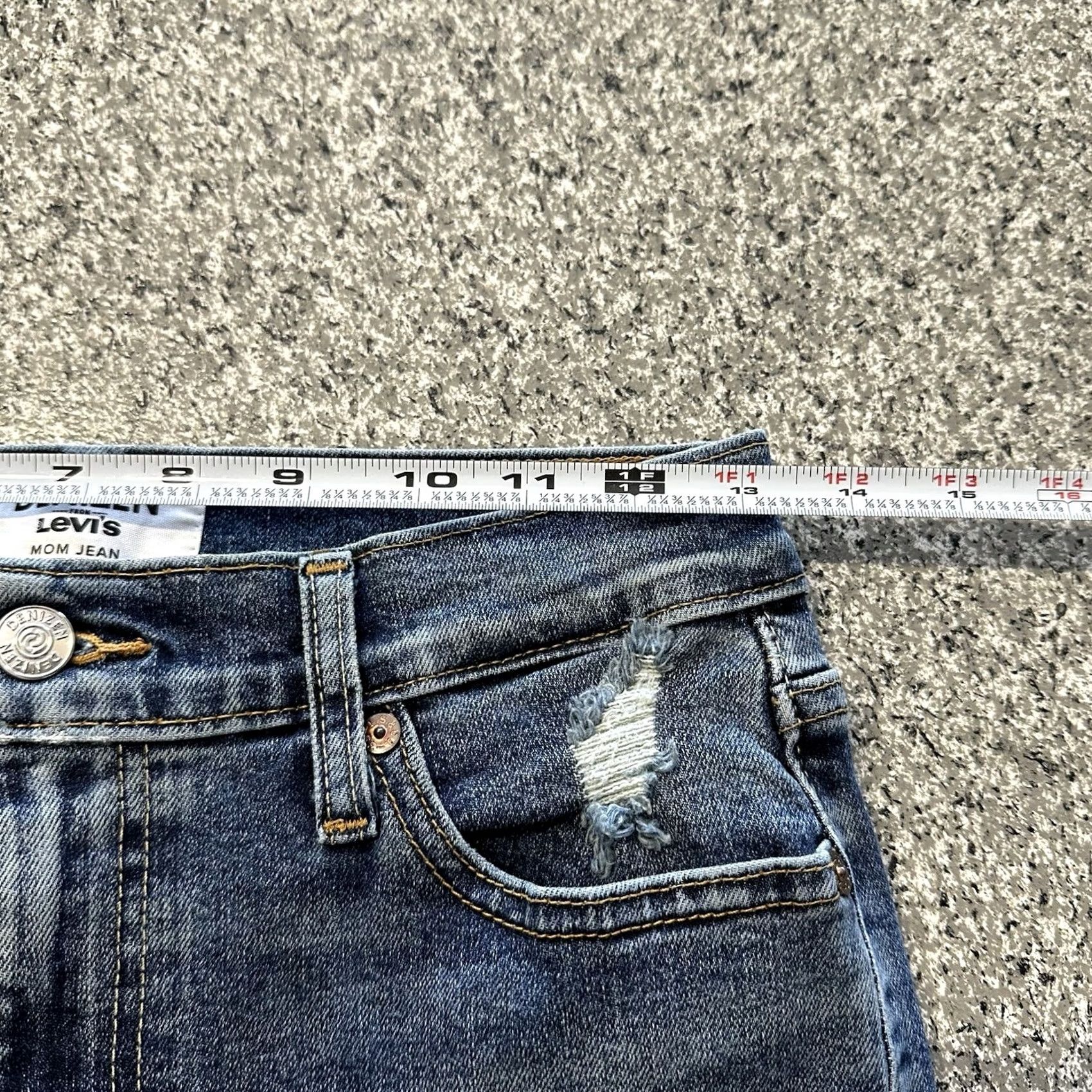 Levi's Levi's Jeans Mom Womens 26x26 Distressed High Rise Relaxed Inseam 26 Blue denim Stretch Pockets Size 26" / US 2 / IT 38 - 7 Thumbnail