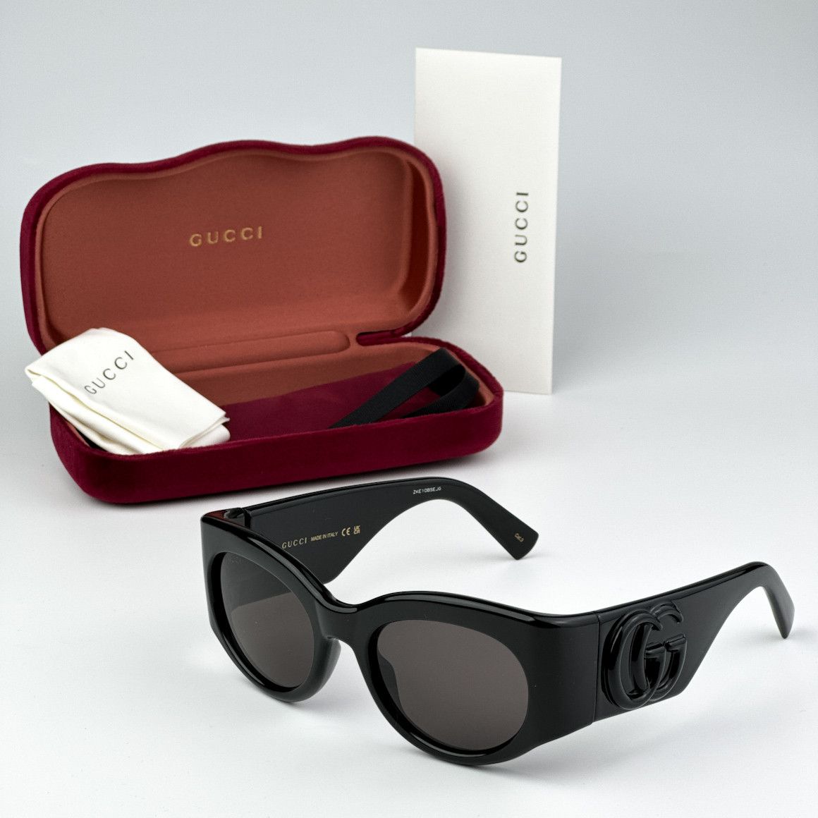 Gucci NEW Gucci GG1544S 001 Black Grey Unisex Oval Sunglasses Size ONE SIZE - 8 Thumbnail