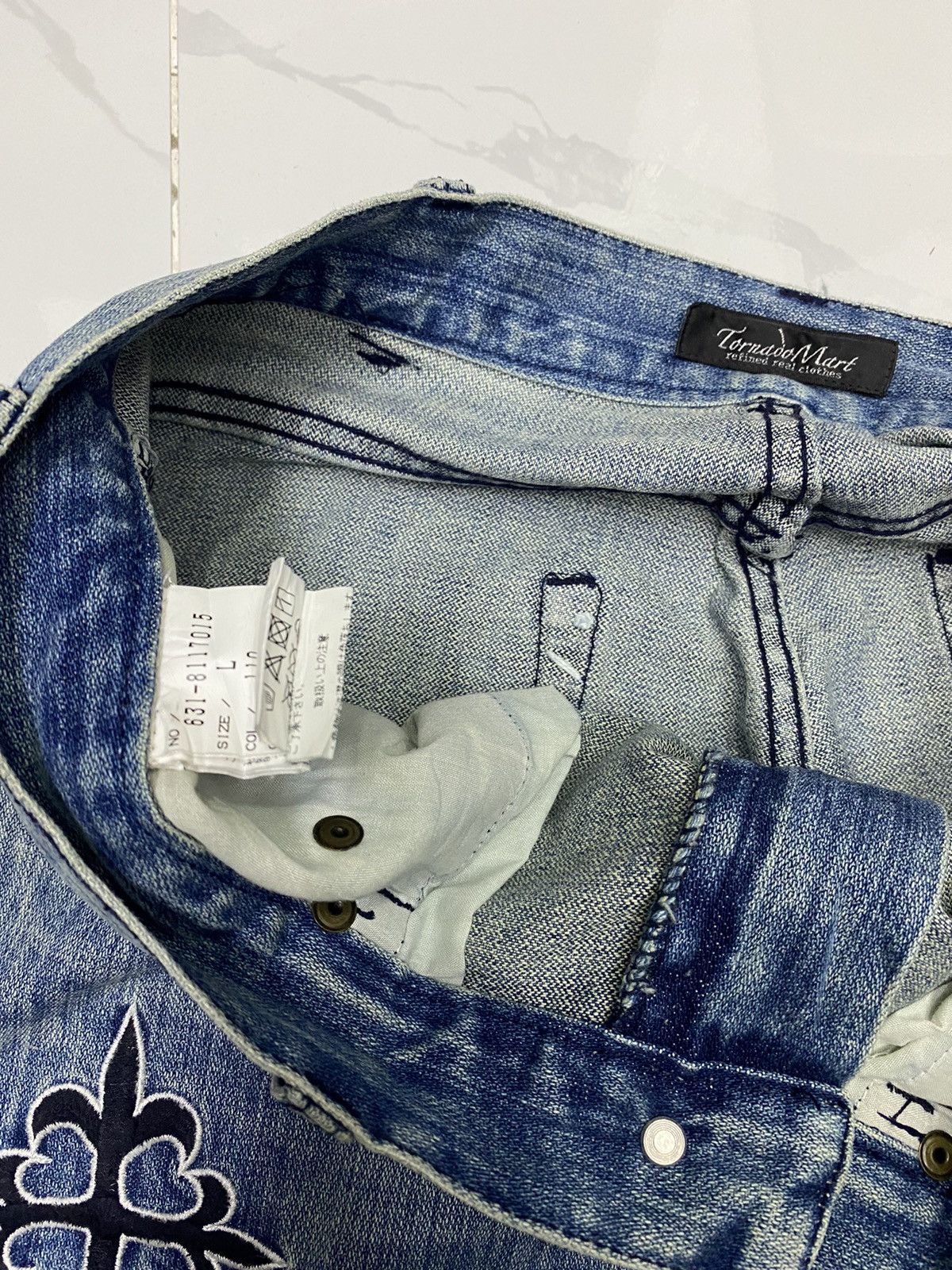 If Six Was Nine × Tornado Mart TORNADO MART FLARE CROSS CHROME HEARTS DISTRESS FLARE DENIM Size US 30 / EU 46 - 9 Thumbnail