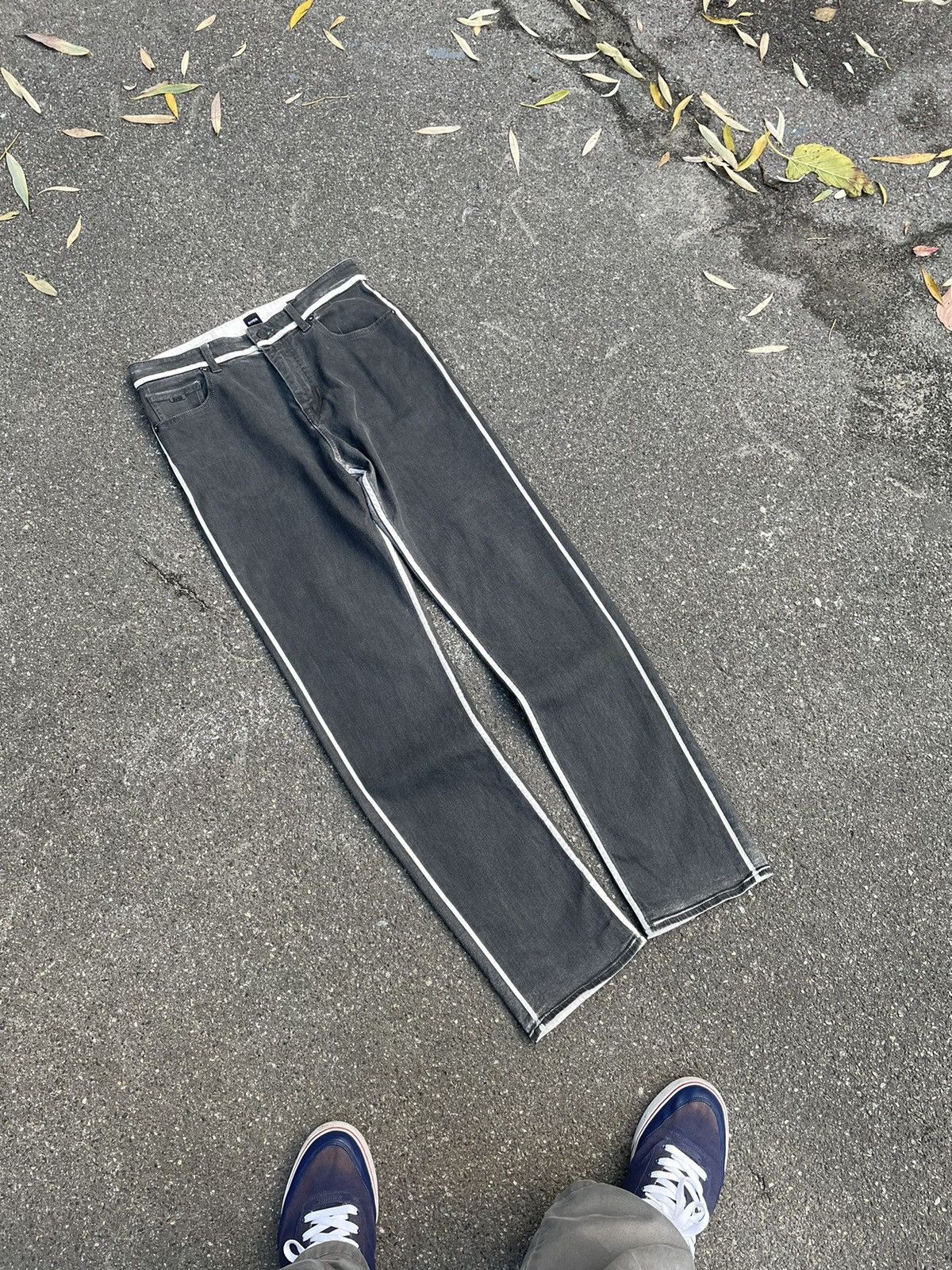 Hugo Boss Hugo Boss 050 Albany Relaxed Fit Faded Stylish Jeans Size US 30 / EU 46 - 1 Thumbnail