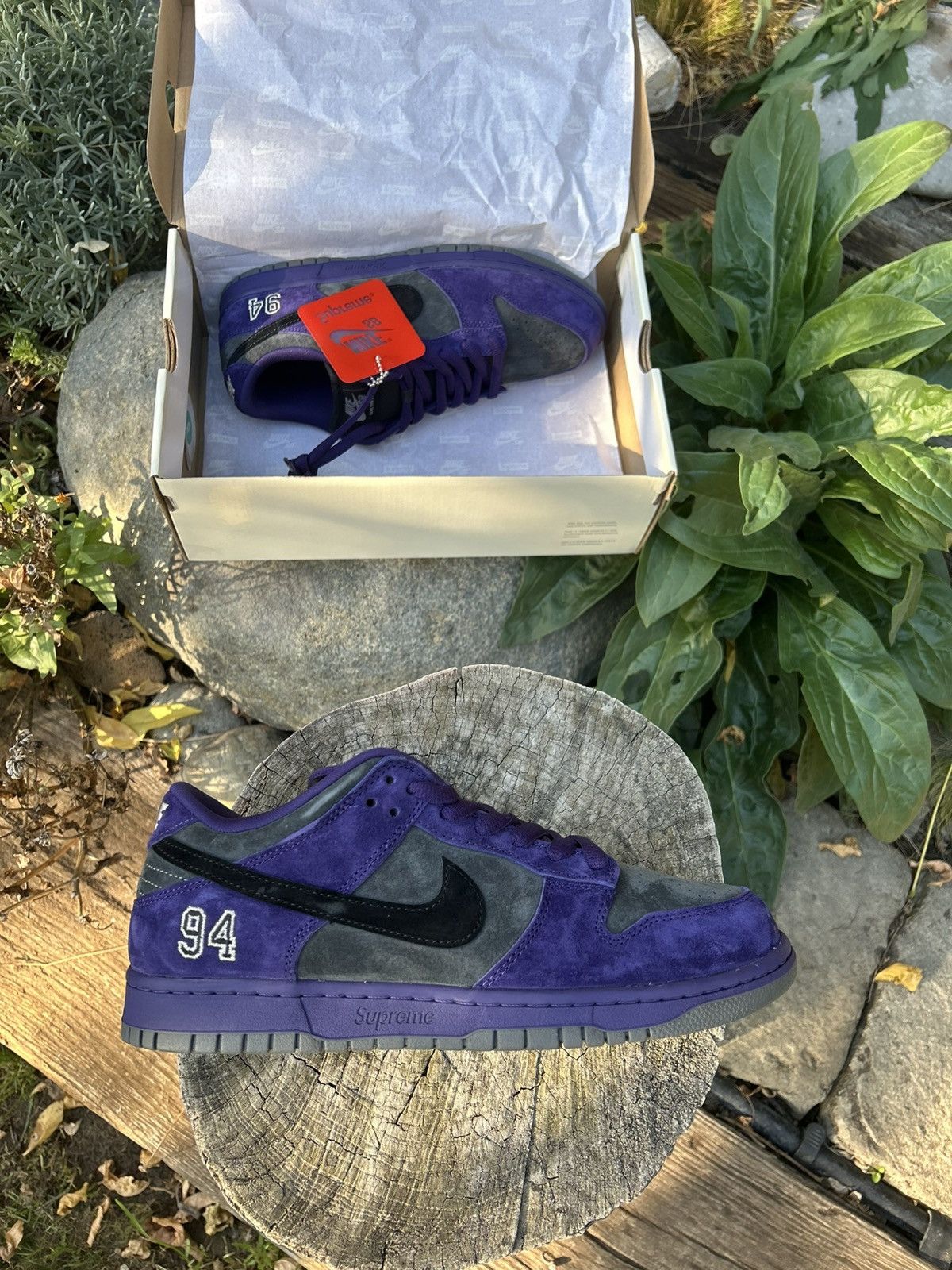 Nike × Supreme Supreme x Nike Sb Dunk OG QS ‘94 Ink Size US 9 / EU 42 - 7 Thumbnail