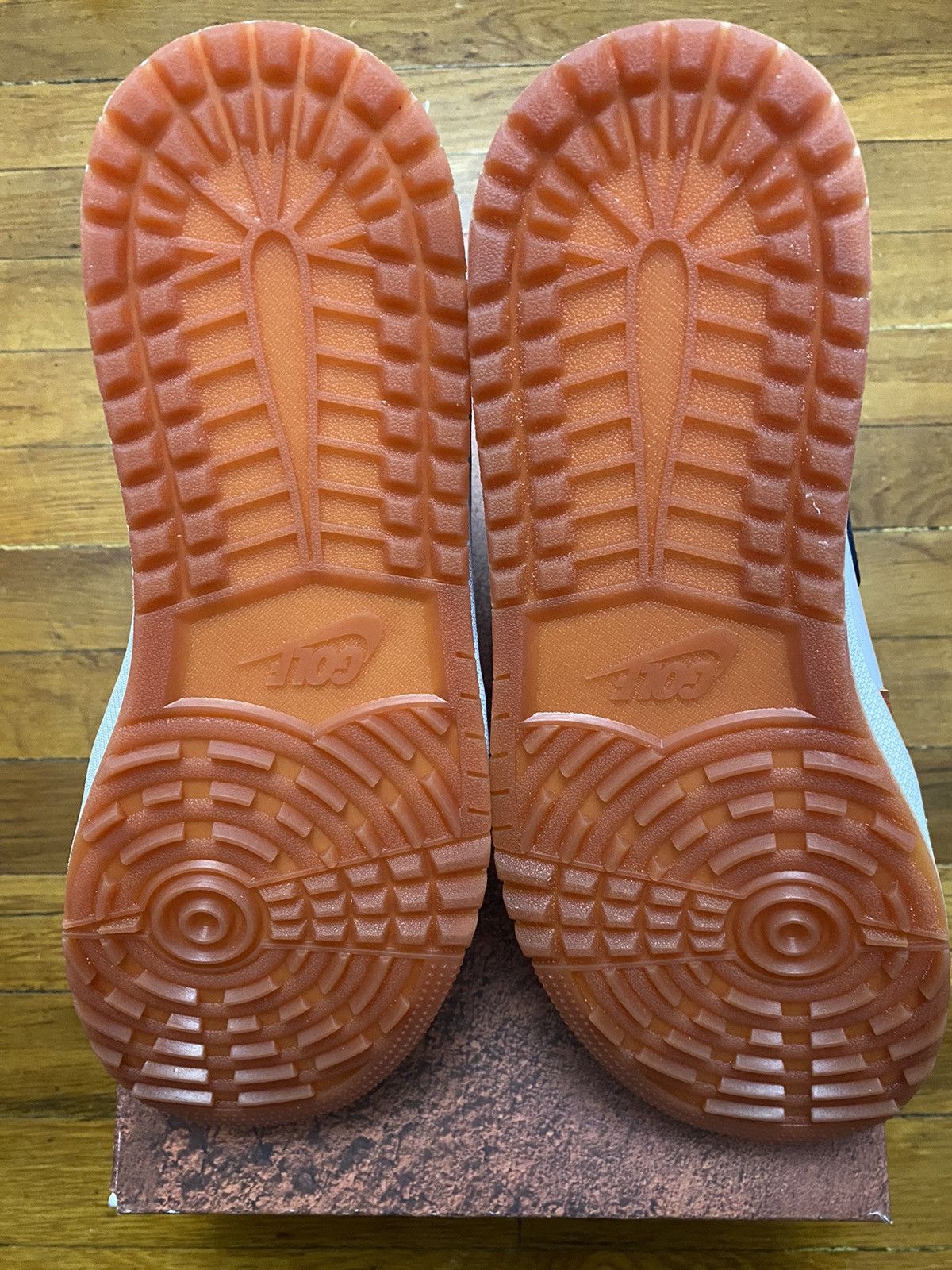 Jordan Brand Size 13 - Jordan 1 Retro High Eastside Golf Out of the Mud Size US 13 / EU 46 - 6 Thumbnail