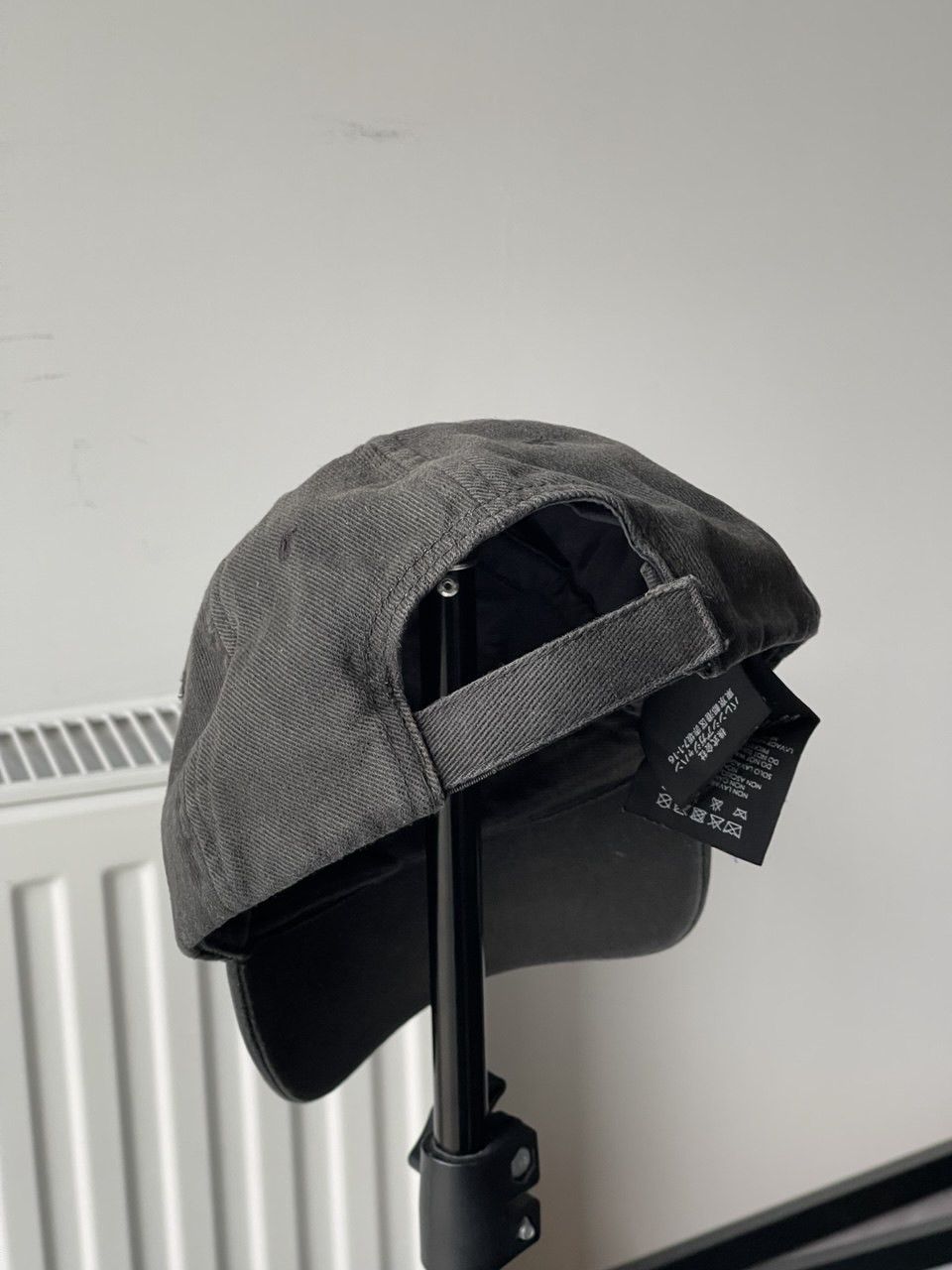 Balenciaga Balenciaga Cap Washed Black BB Used Large Hype Size ONE SIZE - 10 Thumbnail