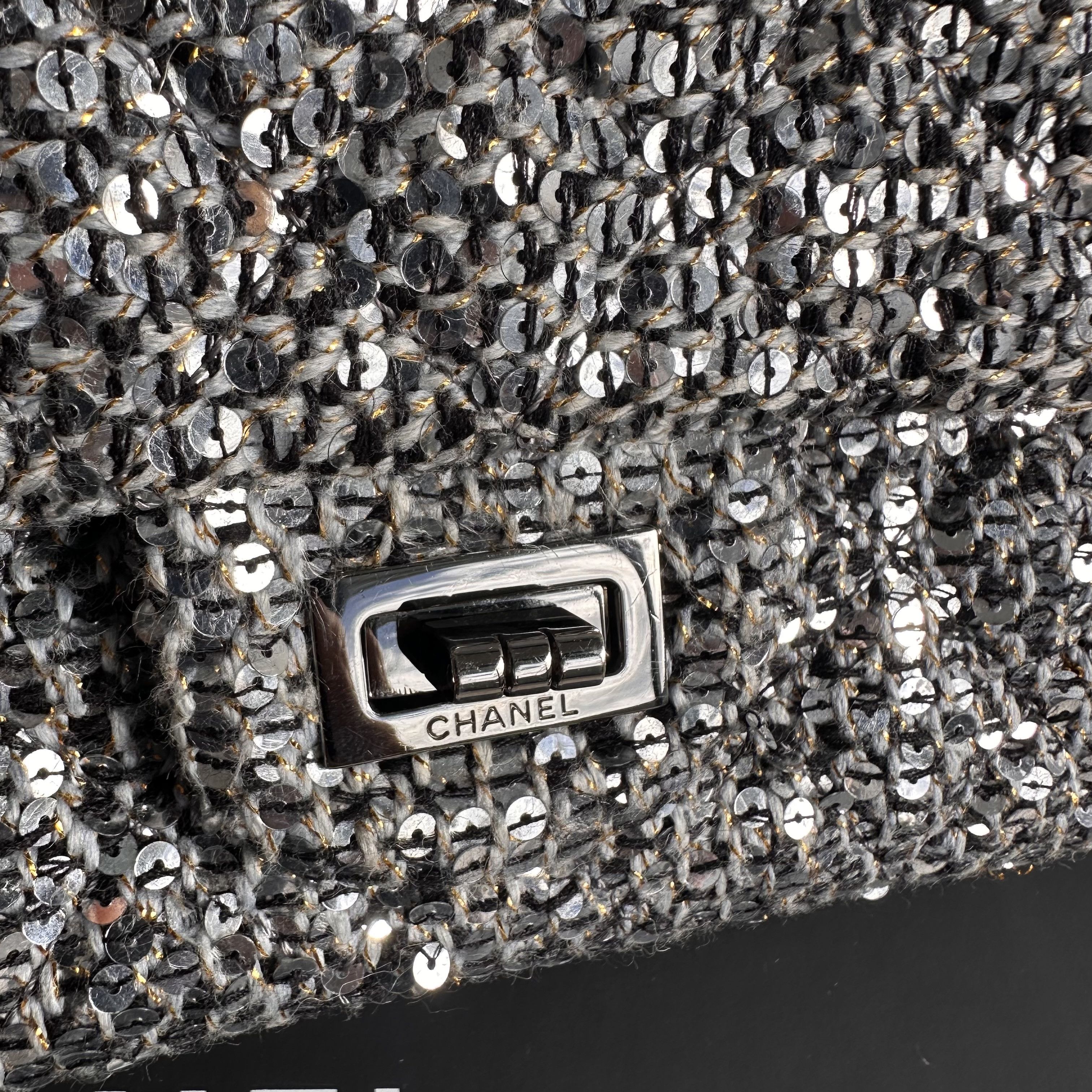 Chanel CHANEL 2.55 Reissue Mini bag in Tweed and sequins Size ONE SIZE - 11 Thumbnail