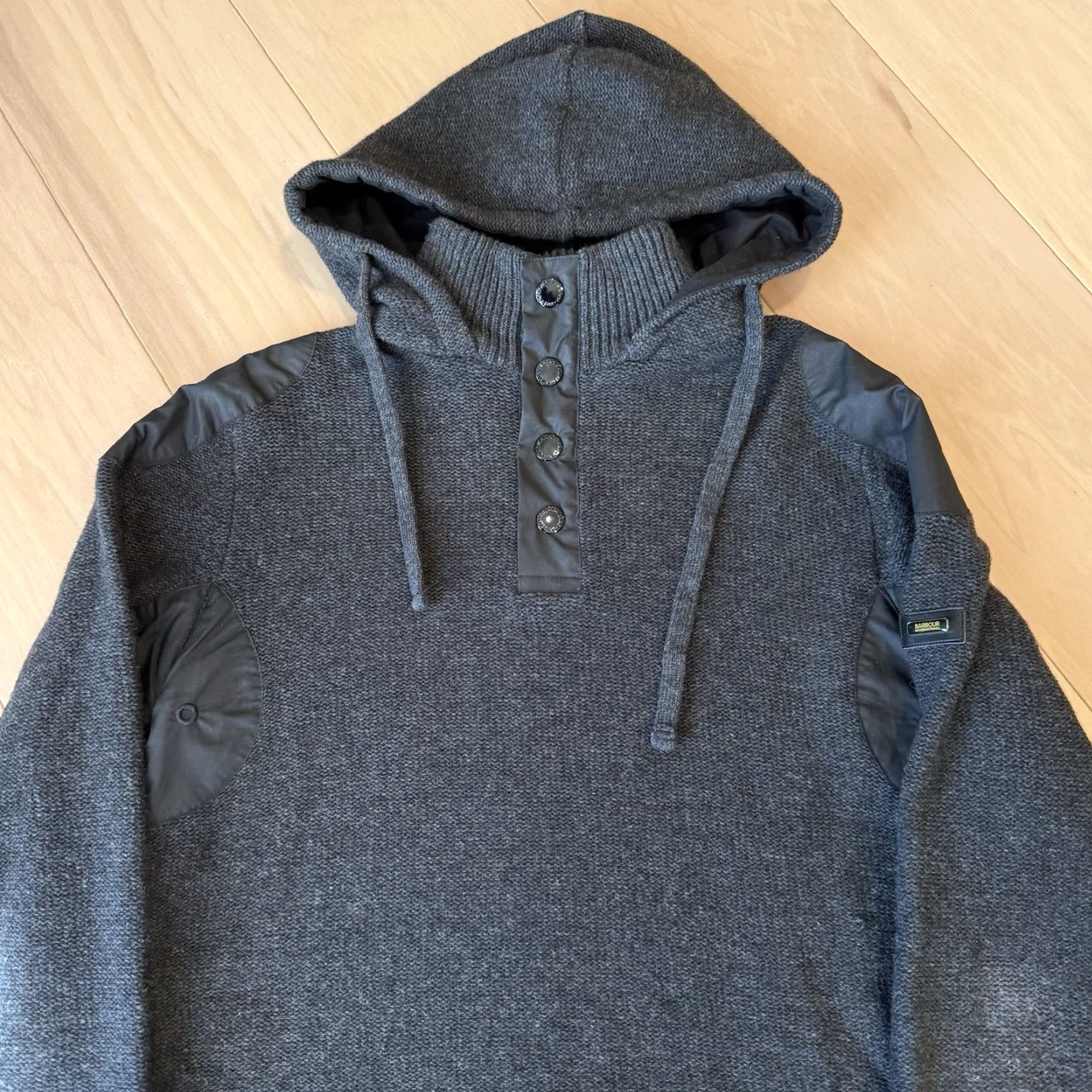 Barbour Barbour Wool Sweater Small Dark Gray Hooded Pullover Casual Workwear Mens Knit Logo 90s Vintage not required Size US S / EU 44-46 / 1 - 4 Thumbnail