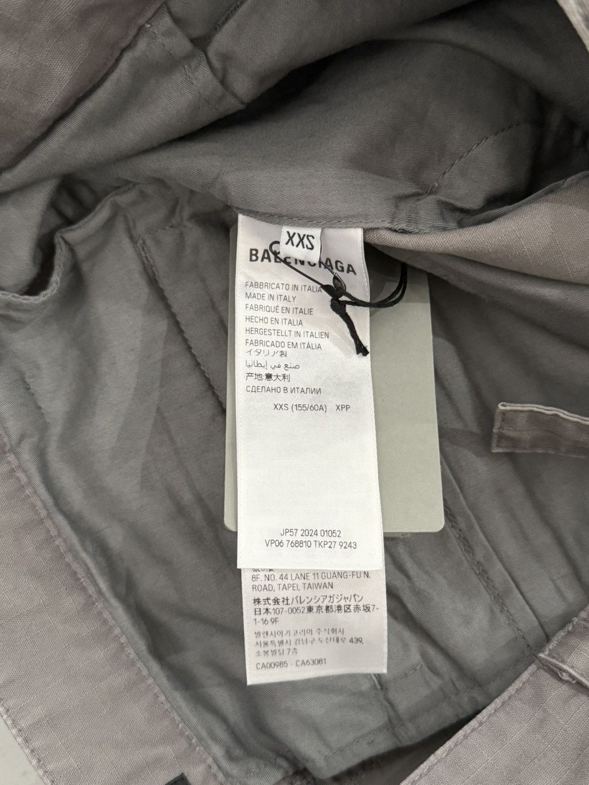 Balenciaga Balenciaga FW23 Grey Colored Flaired Cargo Pants Sz.XXS Size US 28 / EU 44 - 8 Thumbnail