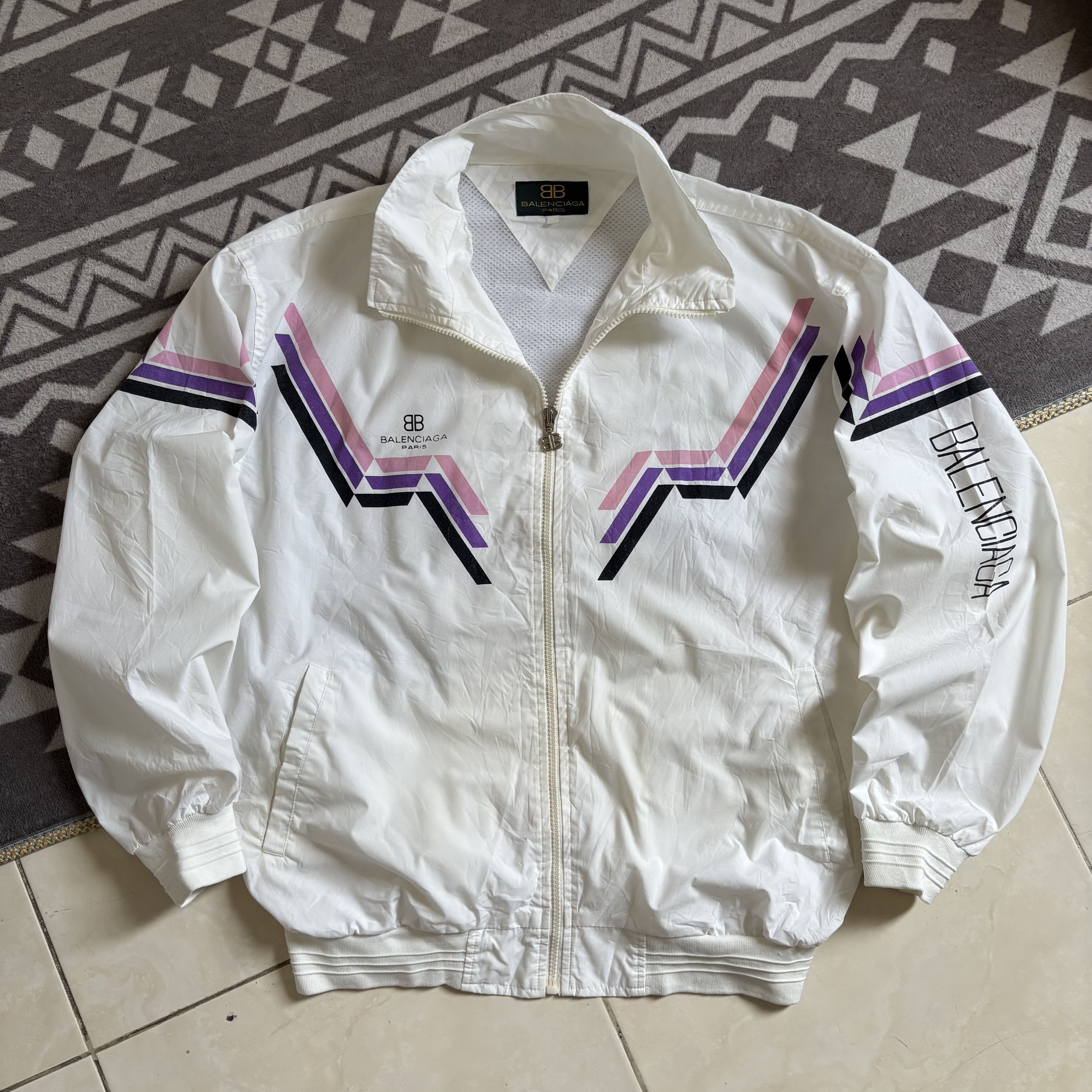 Balenciaga Vintage Balenciaga spellout jacket Size US L / EU 52-54 / 3 - 1 Thumbnail