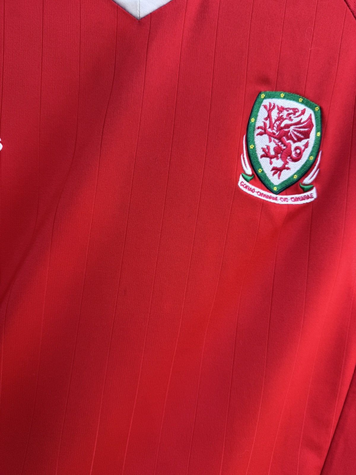 Adidas WALES 2016 2017 HOME FOOTBALL SHIRT SOCCER JERSEY ADIDAS M Size US M / EU 48-50 / 2 - 4 Thumbnail
