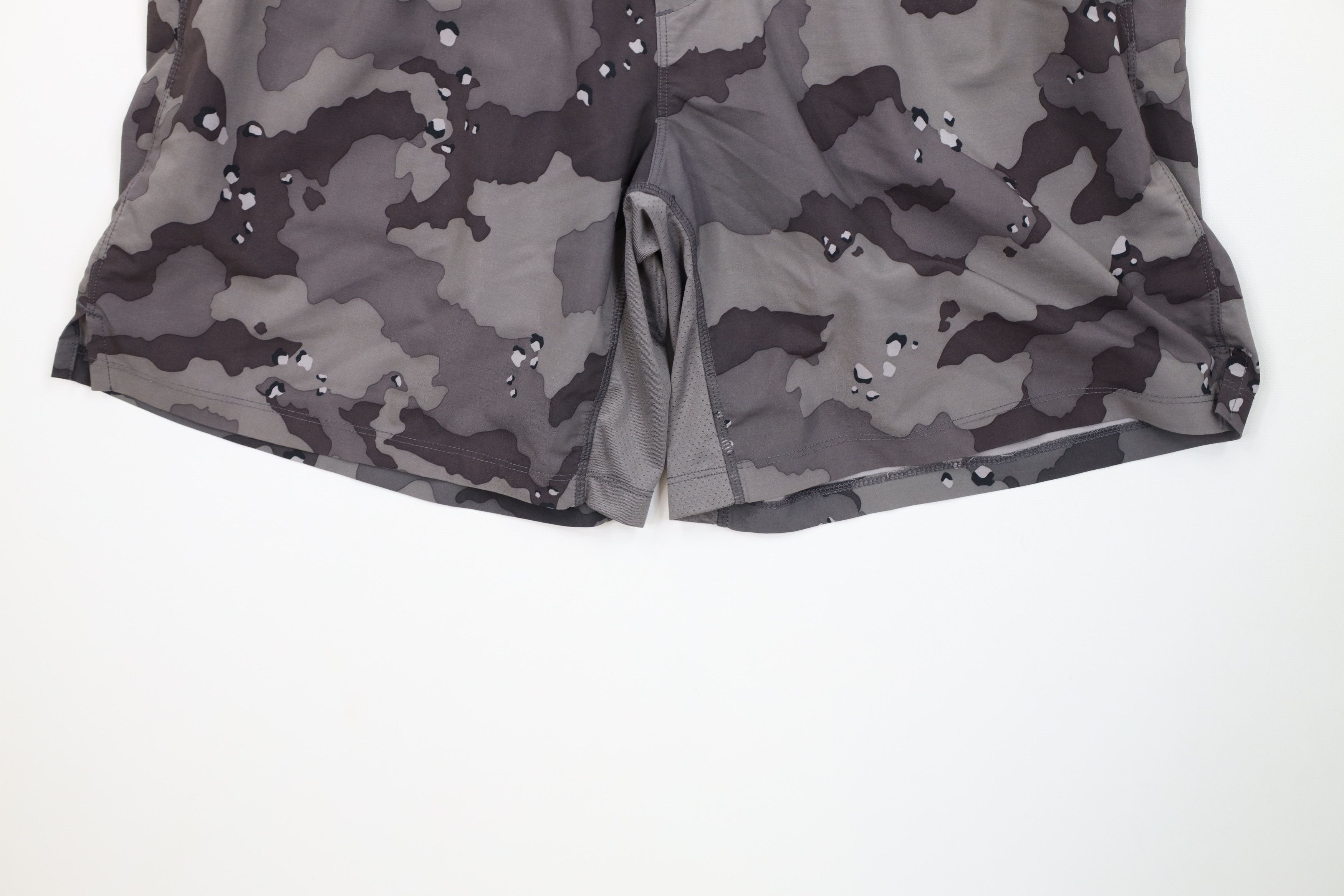 Fabletics Fabletics Stretch Lined Running Jogging Shorts Camouflage Size US 32 / EU 48 - 4 Thumbnail