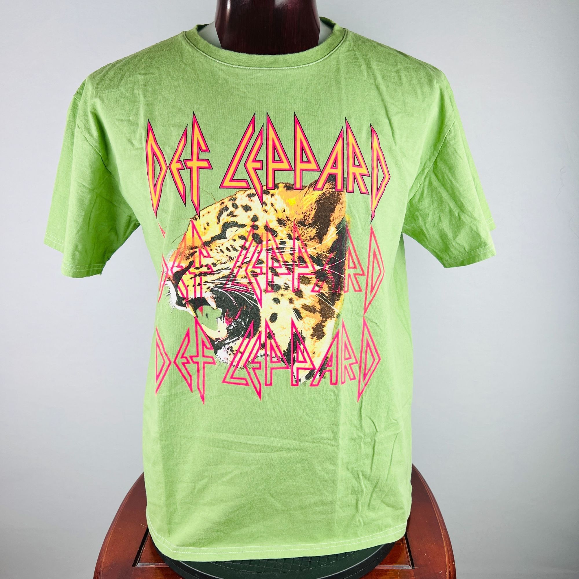 Other Def Leppard Logo XL T-Shirt Shirt Size US XL / EU 56 / 4 - 1 Thumbnail