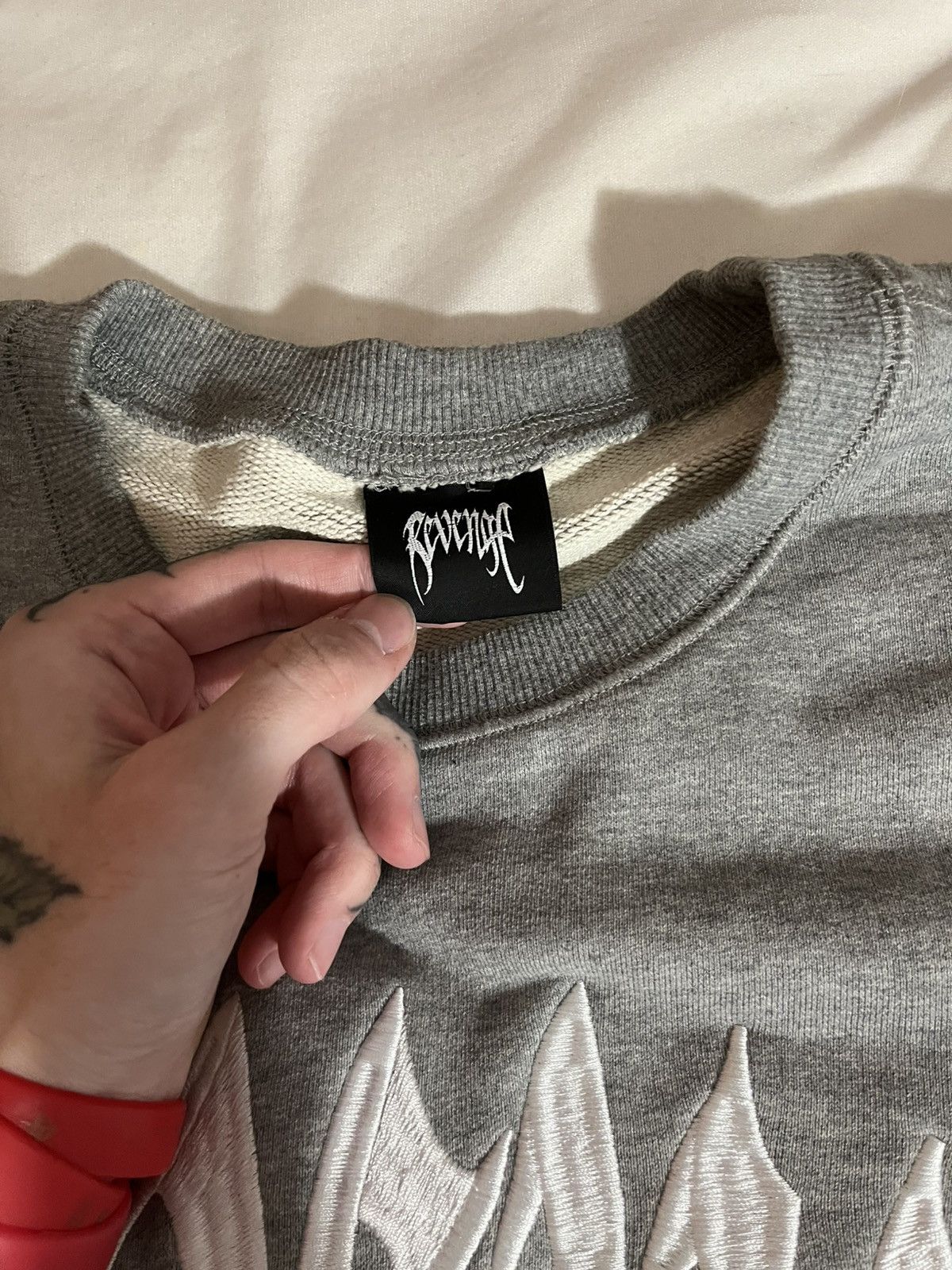Revenge Revenge grey embroidered crew neck Size US L / EU 52-54 / 3 - 3 Thumbnail