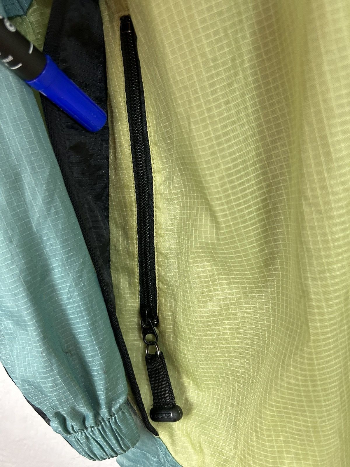 Nike 90s Vintage Nike ACG Packable Windbreaker Jacket In Green Size M / US 6-8 / IT 42-44 - 7 Thumbnail