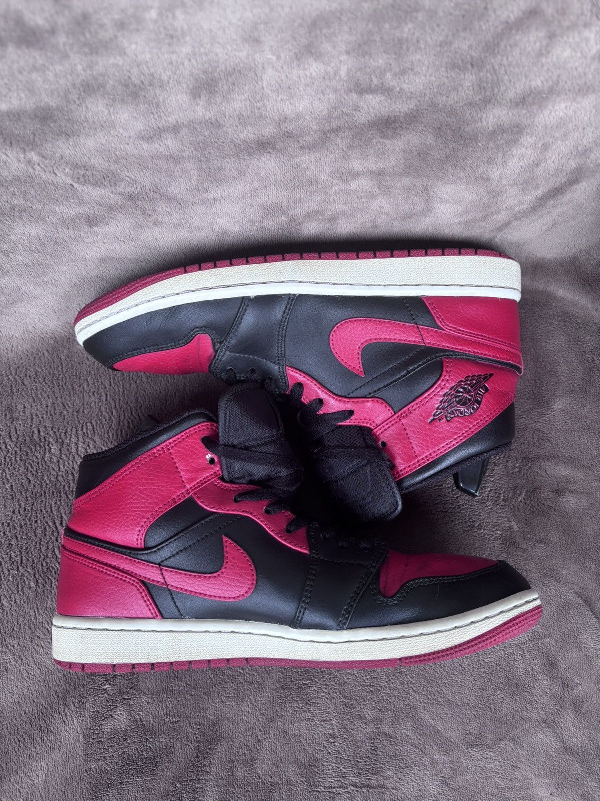 Jordan Brand Jordan 1 Retro 2020 Banned Size US 8.5 / EU 41-42 - 1 Thumbnail
