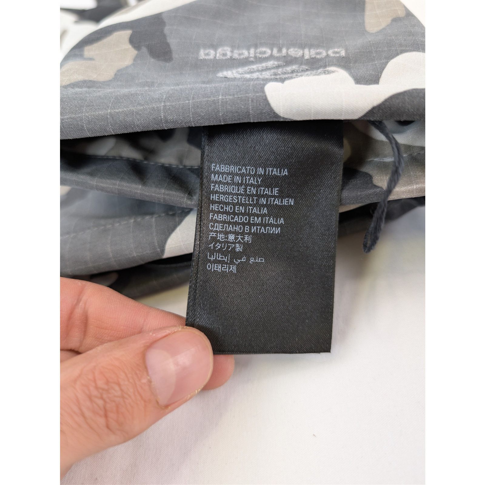 Balenciaga o1rshd1 Size: M / Ski Gloves in Camo / Grey / White Size ONE SIZE - 14 Thumbnail