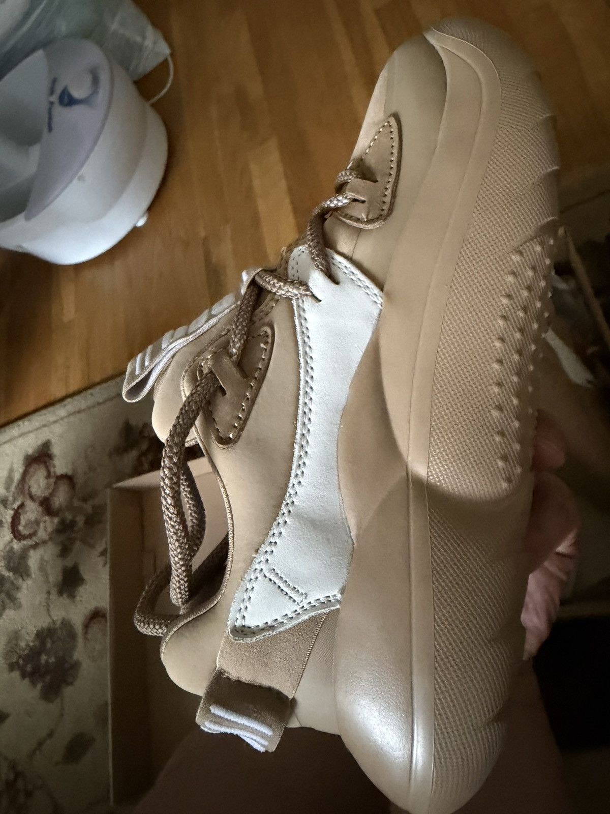 Ugg UGG Women’s LA Cloud Lace (6.5) Size US 6.5 / IT 36.5 - 2 Thumbnail